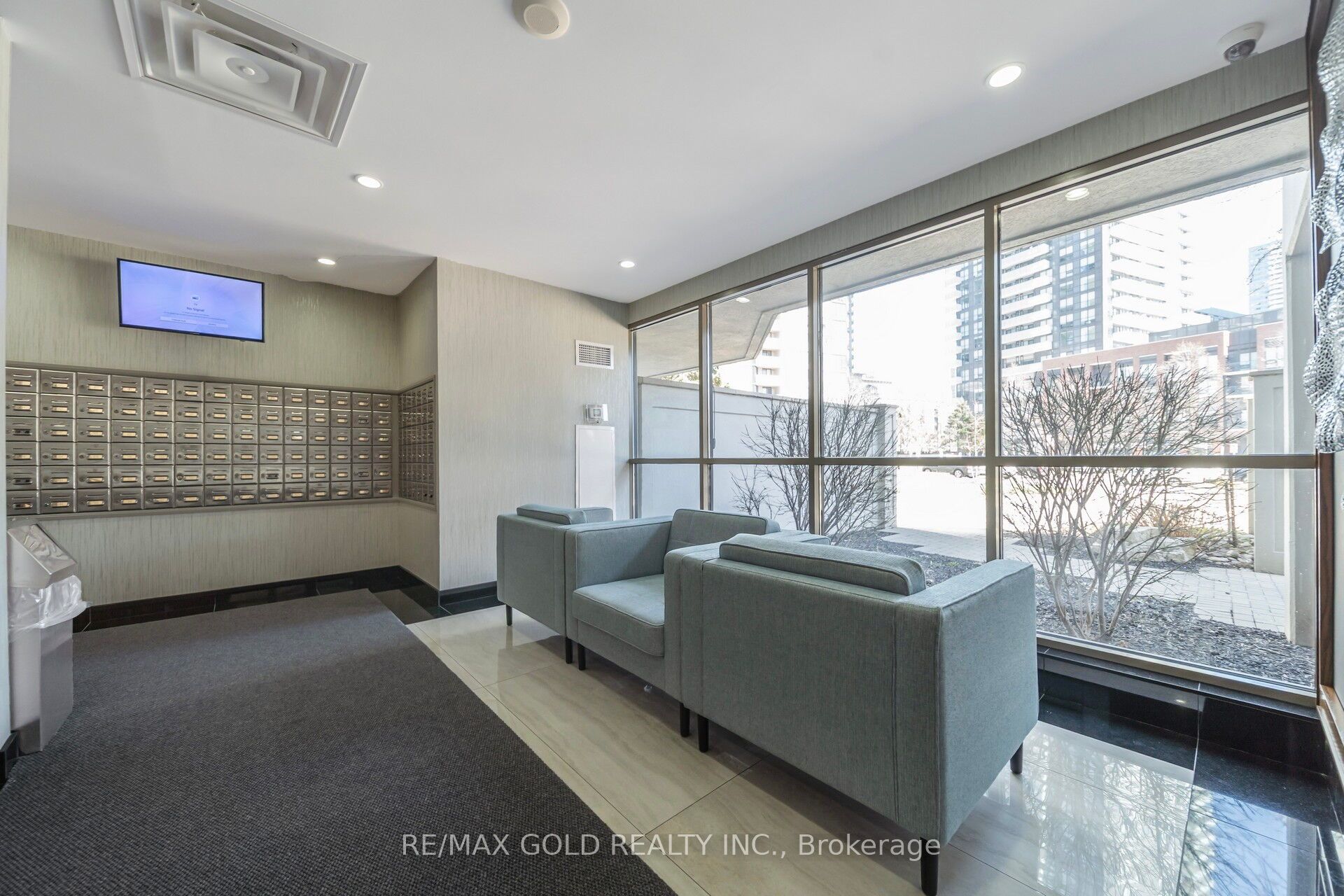 350 Rathburn Road W 1406