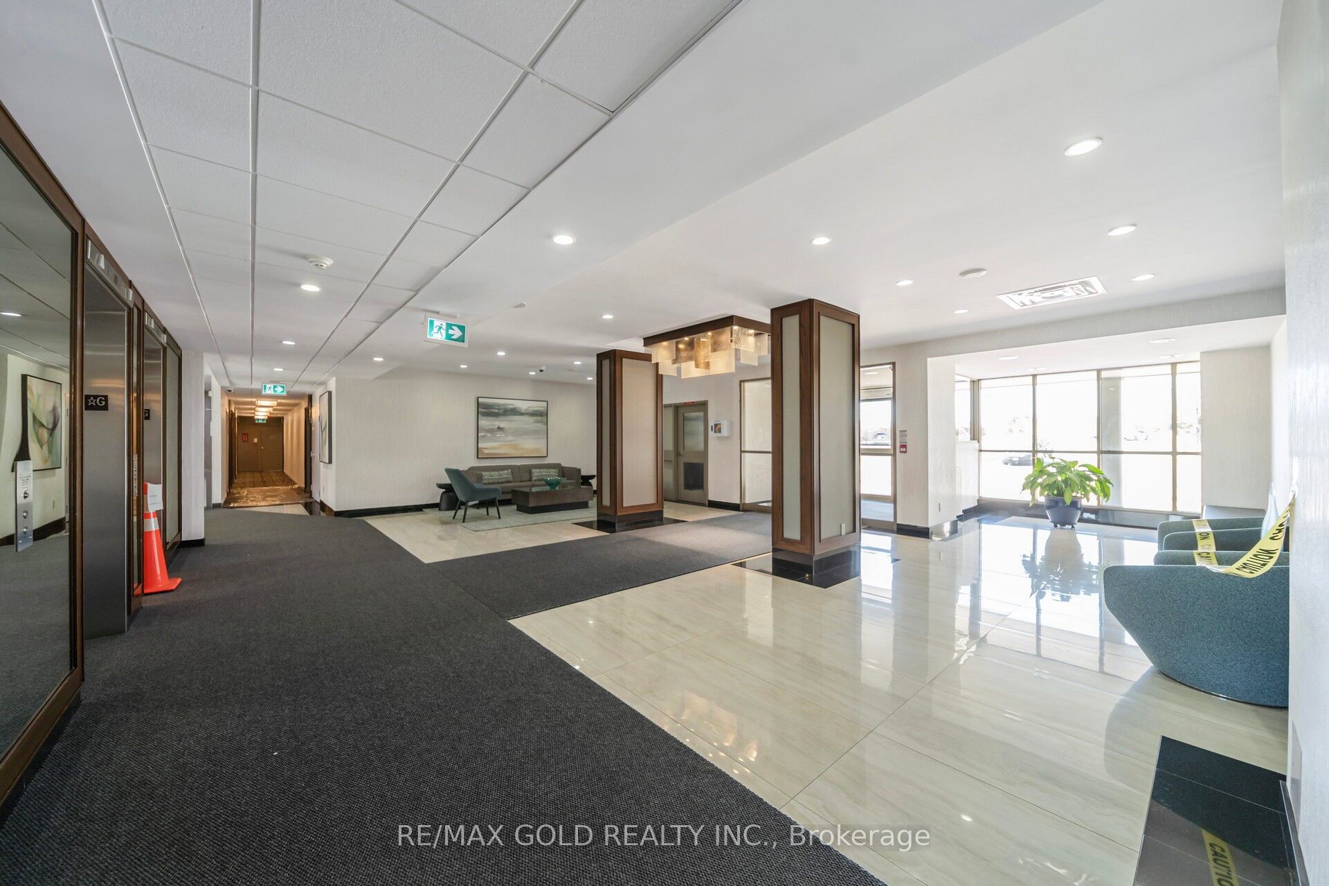 350 Rathburn Road W 1406