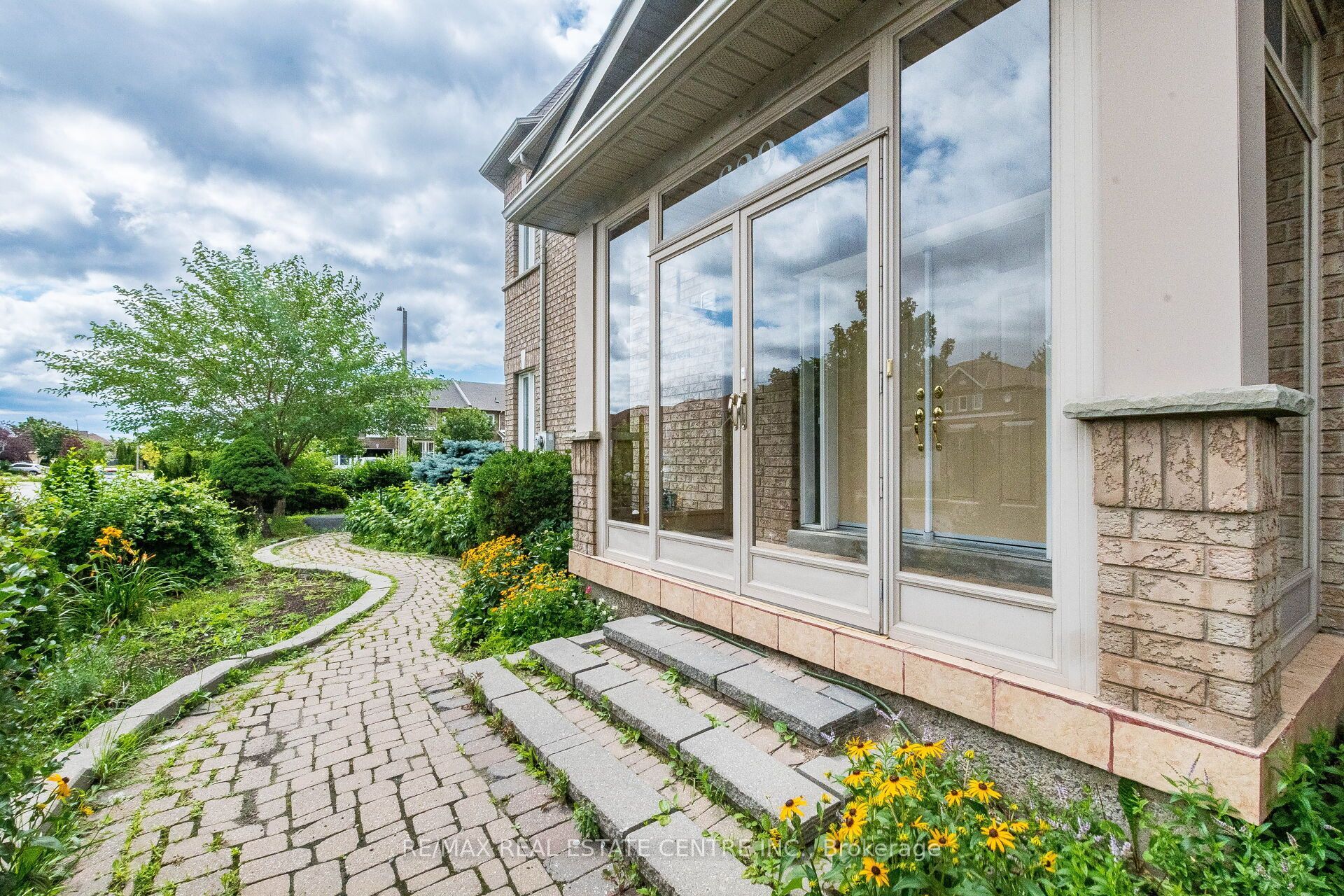 629 Lumberton Crescent