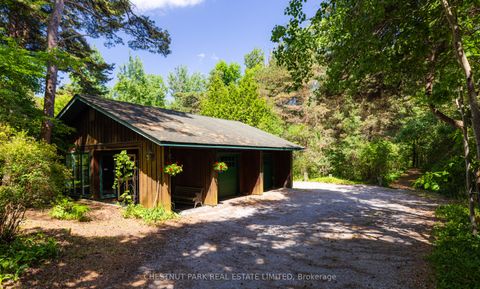 90 Ridge Road Aurora ON L4G 0M3