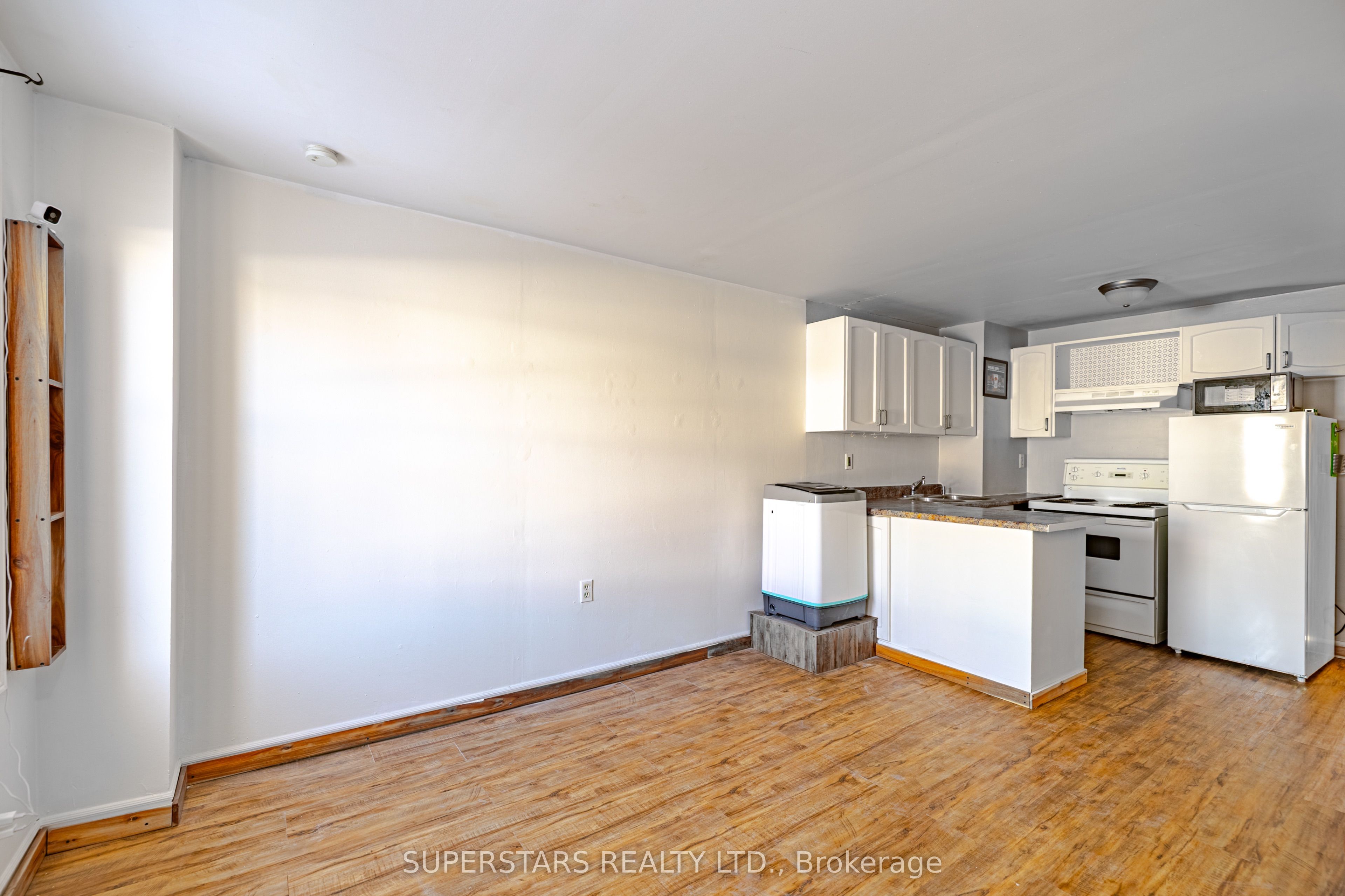 165 1/2 Olive Avenue