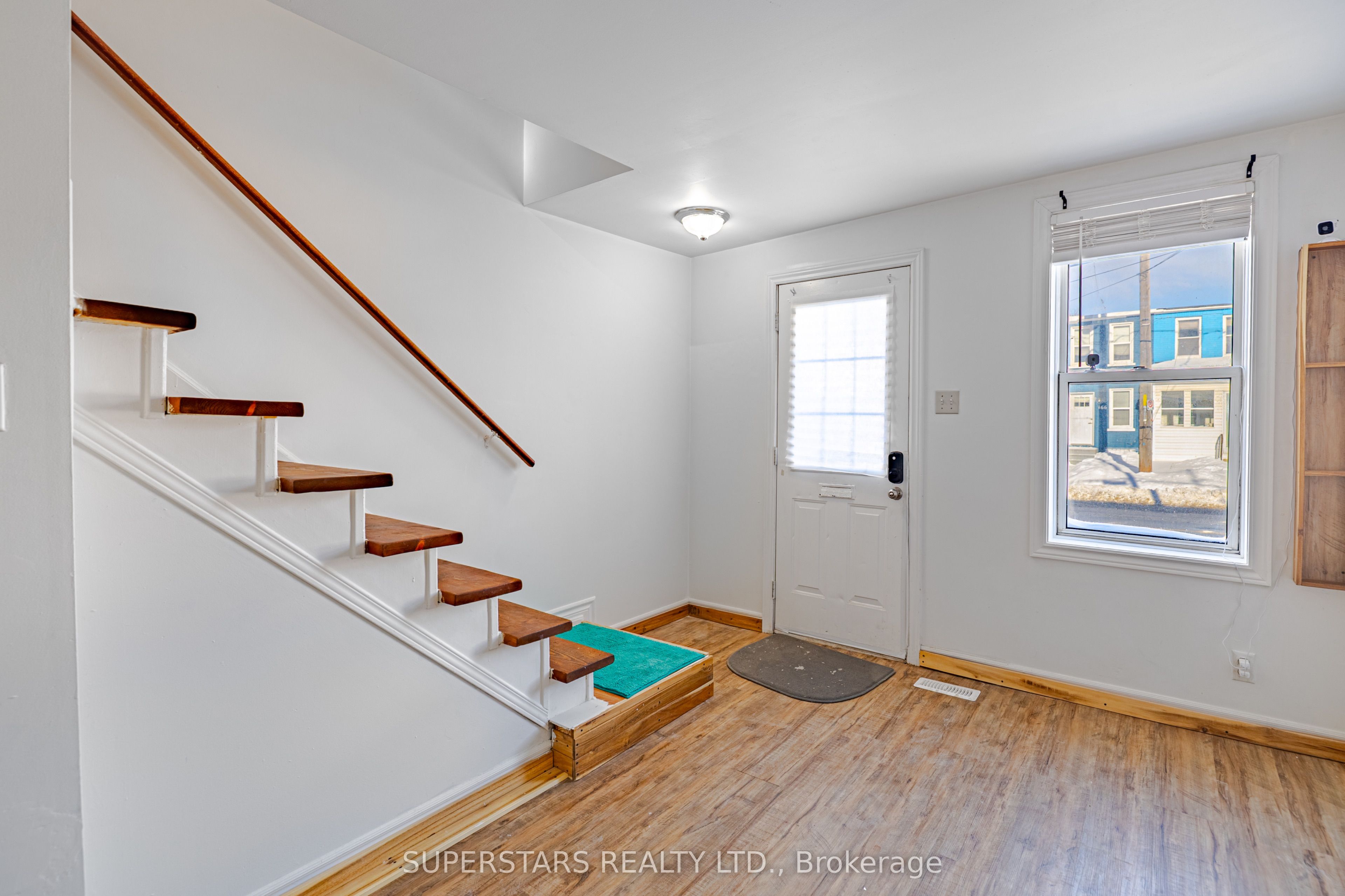 165 1/2 Olive Avenue