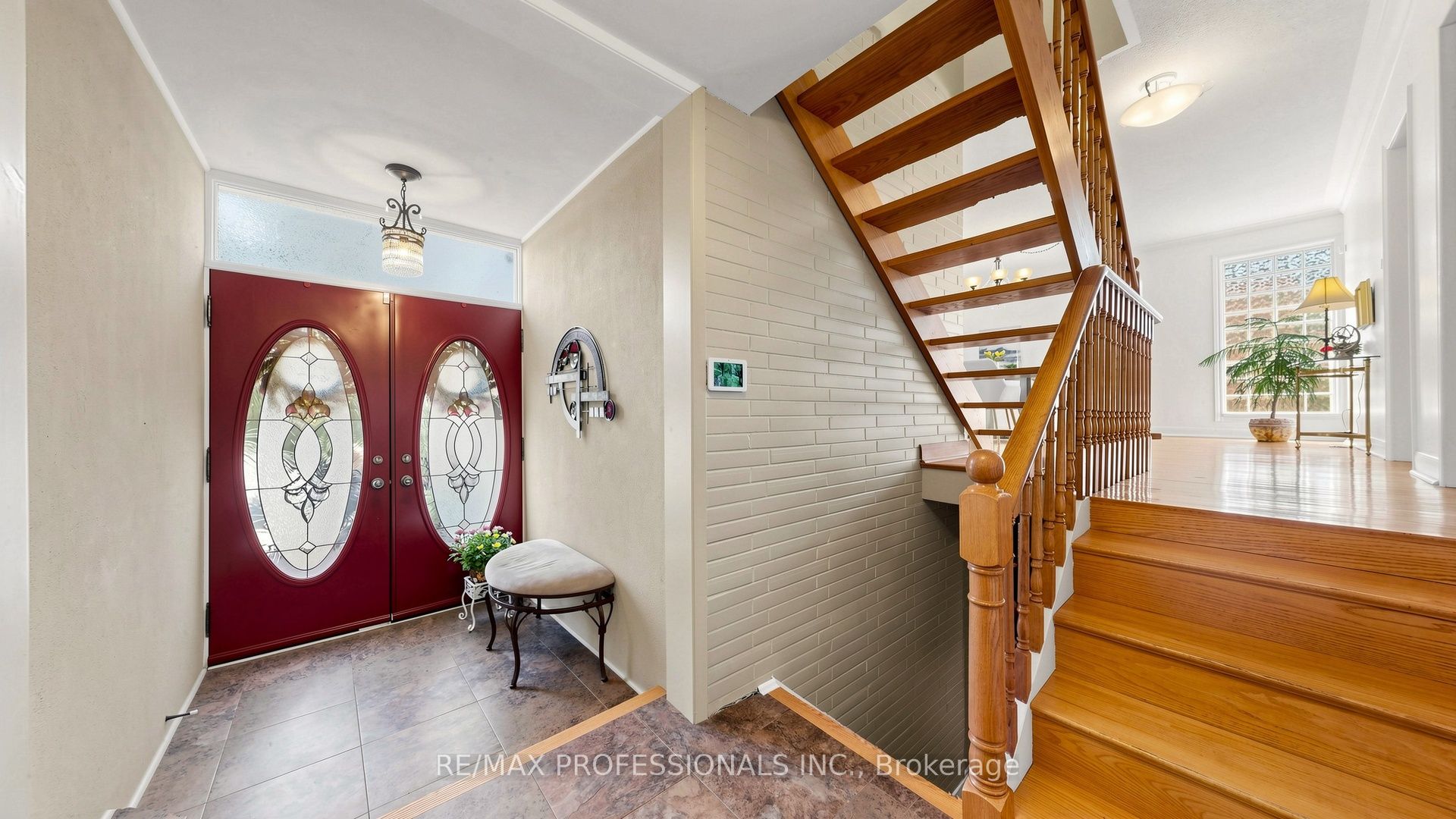 6 Hedges Boulevard
