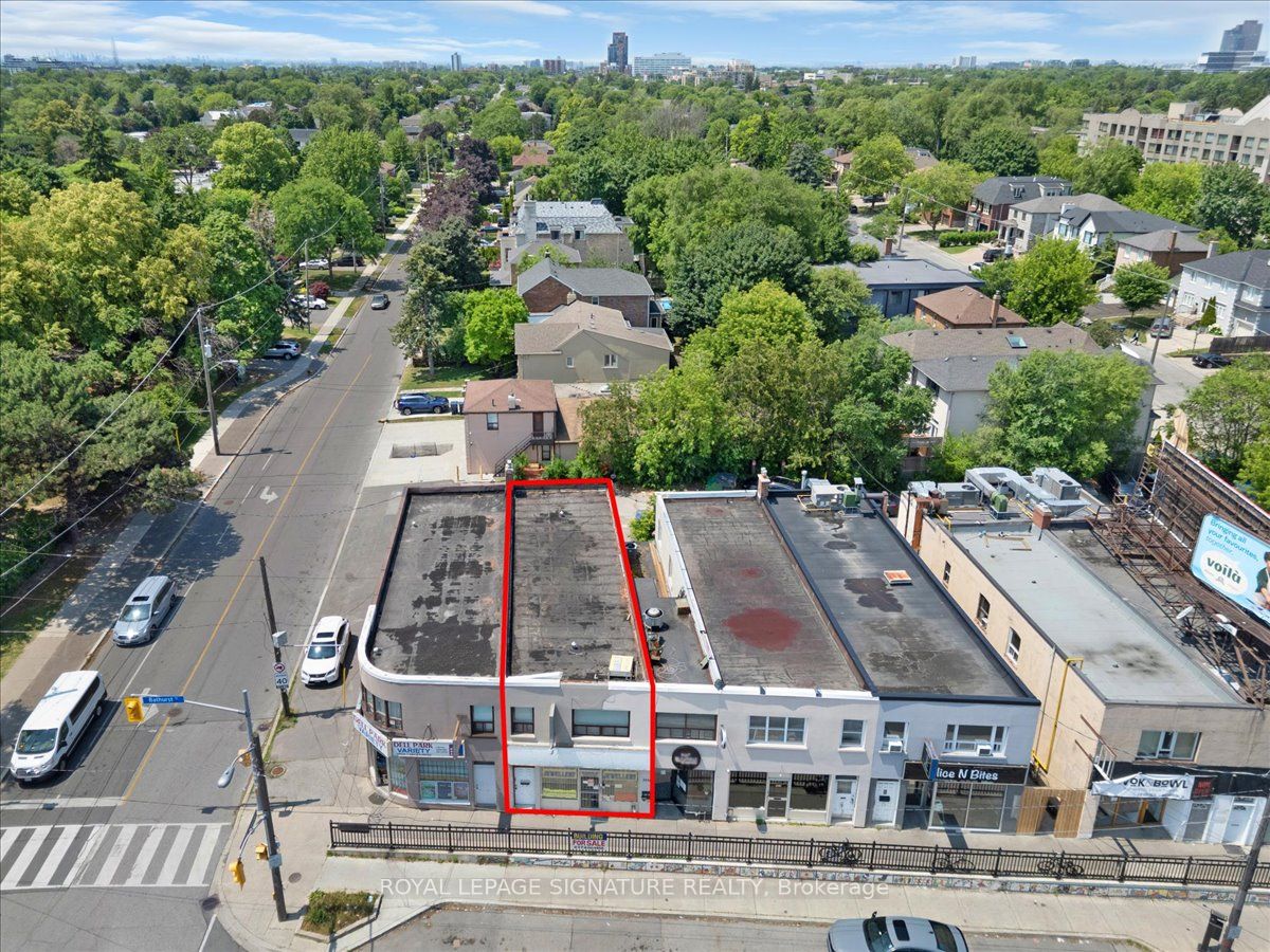 3016 Bathurst Street