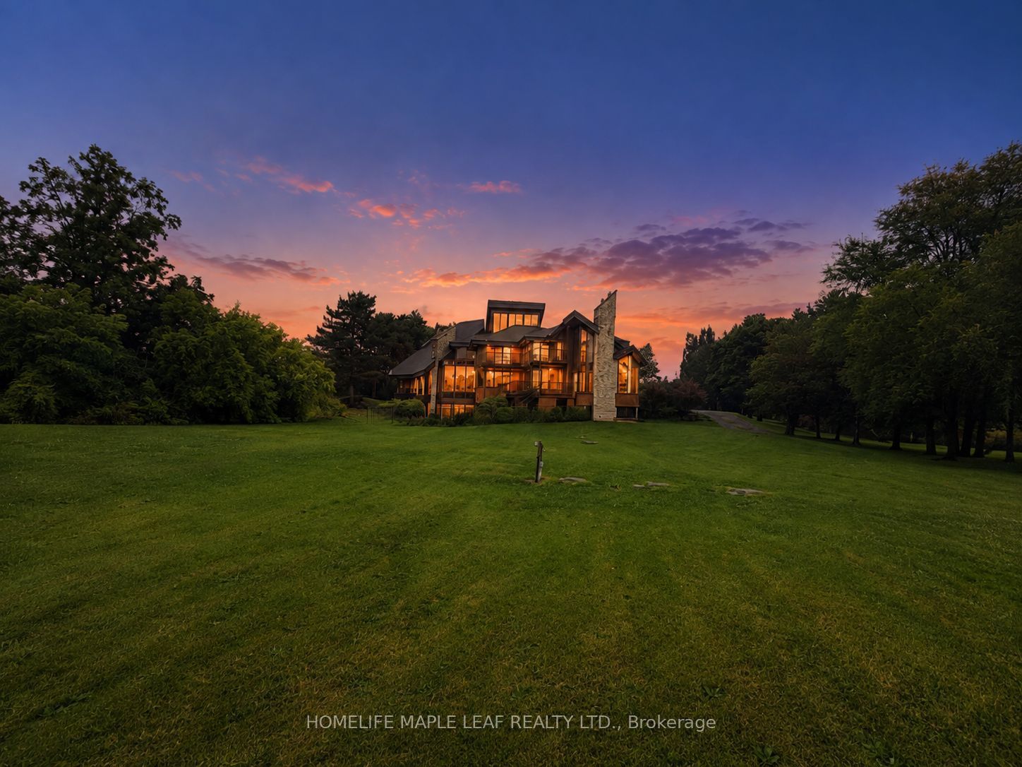 10 Edgeforest Drive