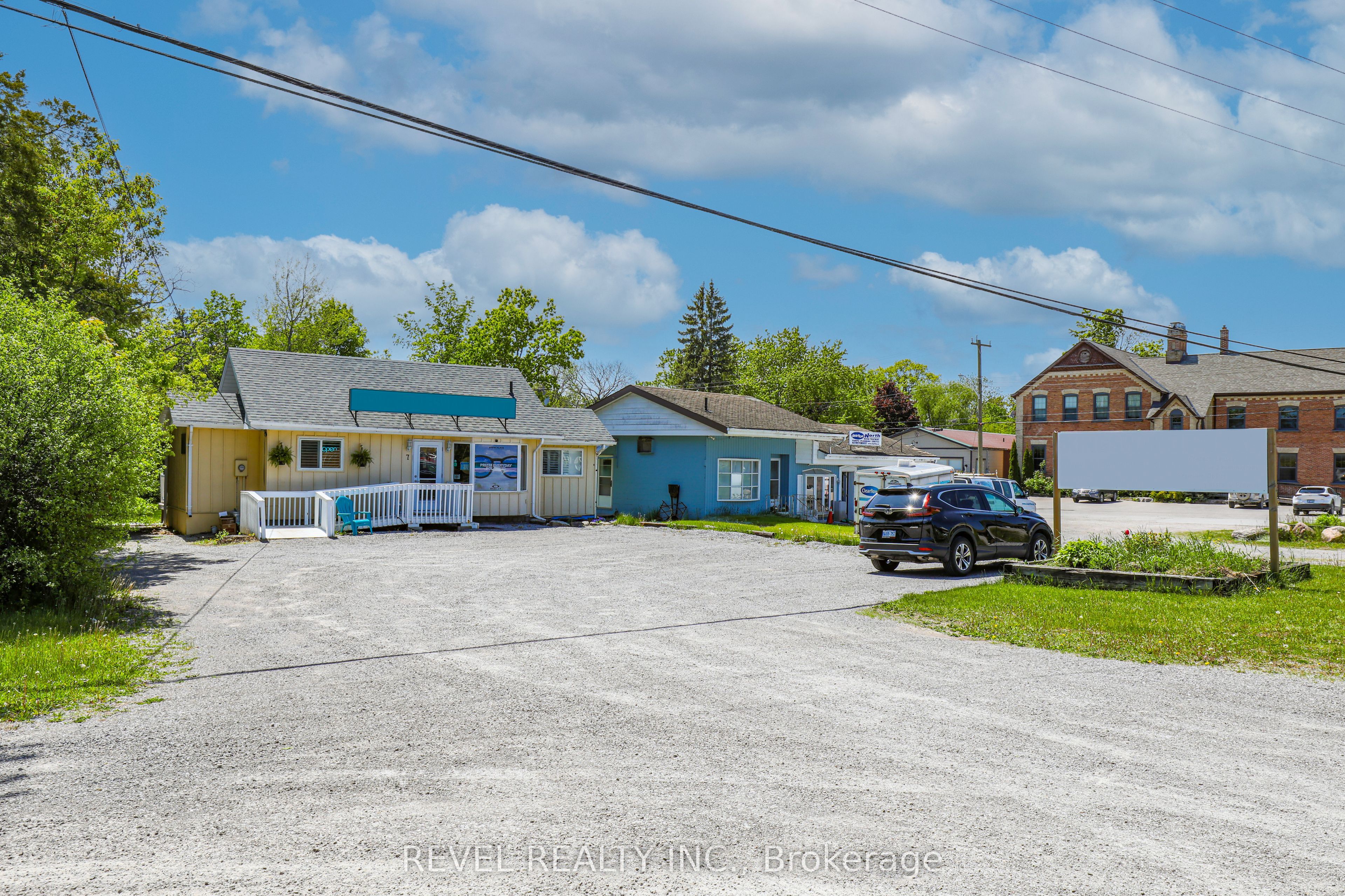 7 Kingsway Drive