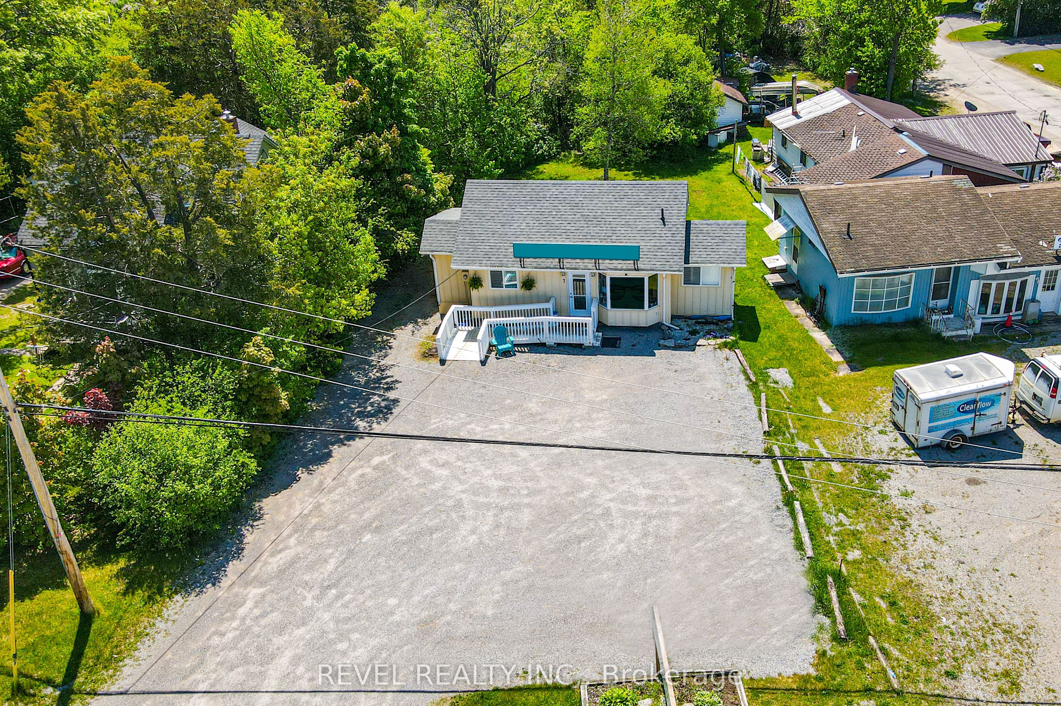 7 Kingsway Drive