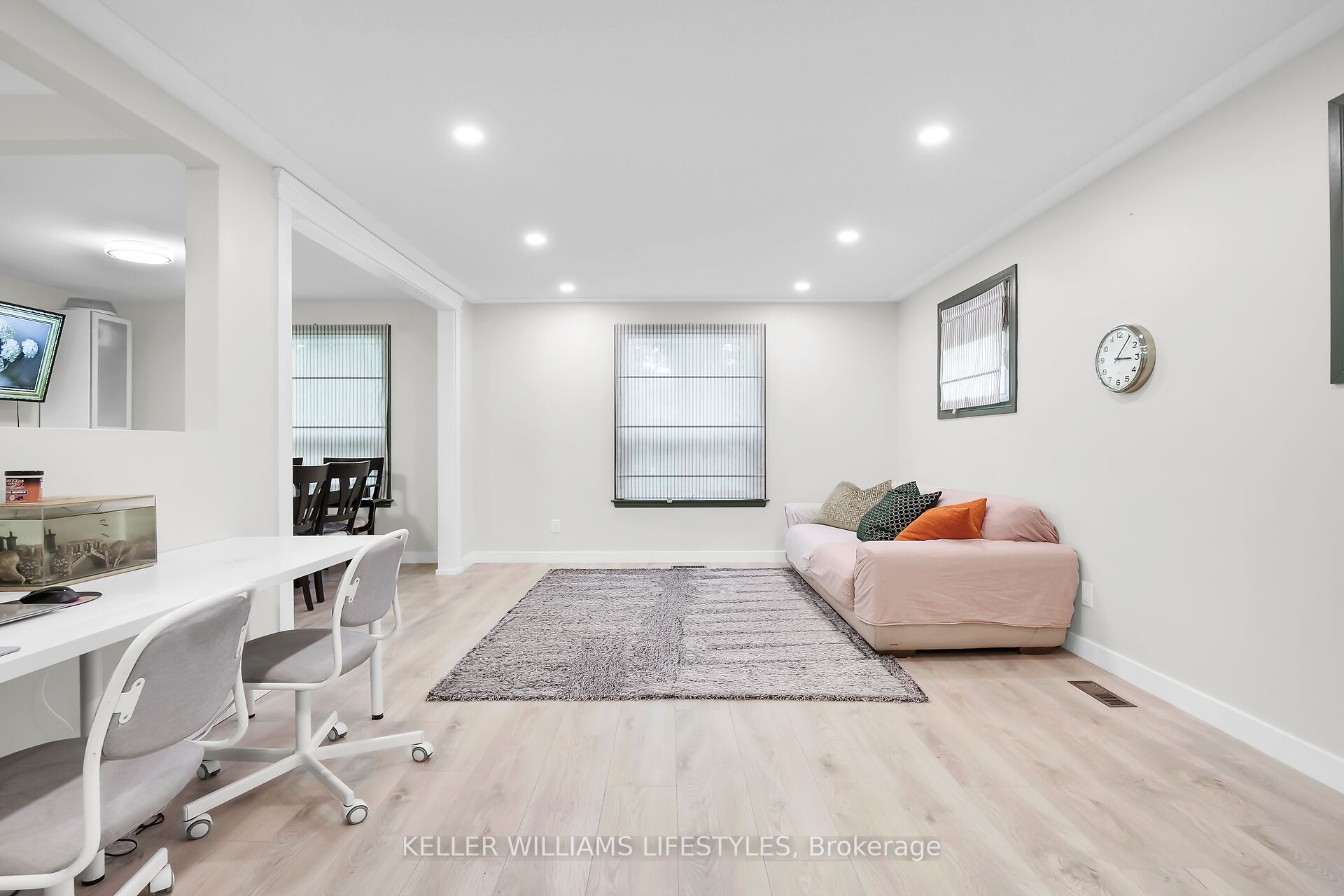 43 FINSBURY Crescent