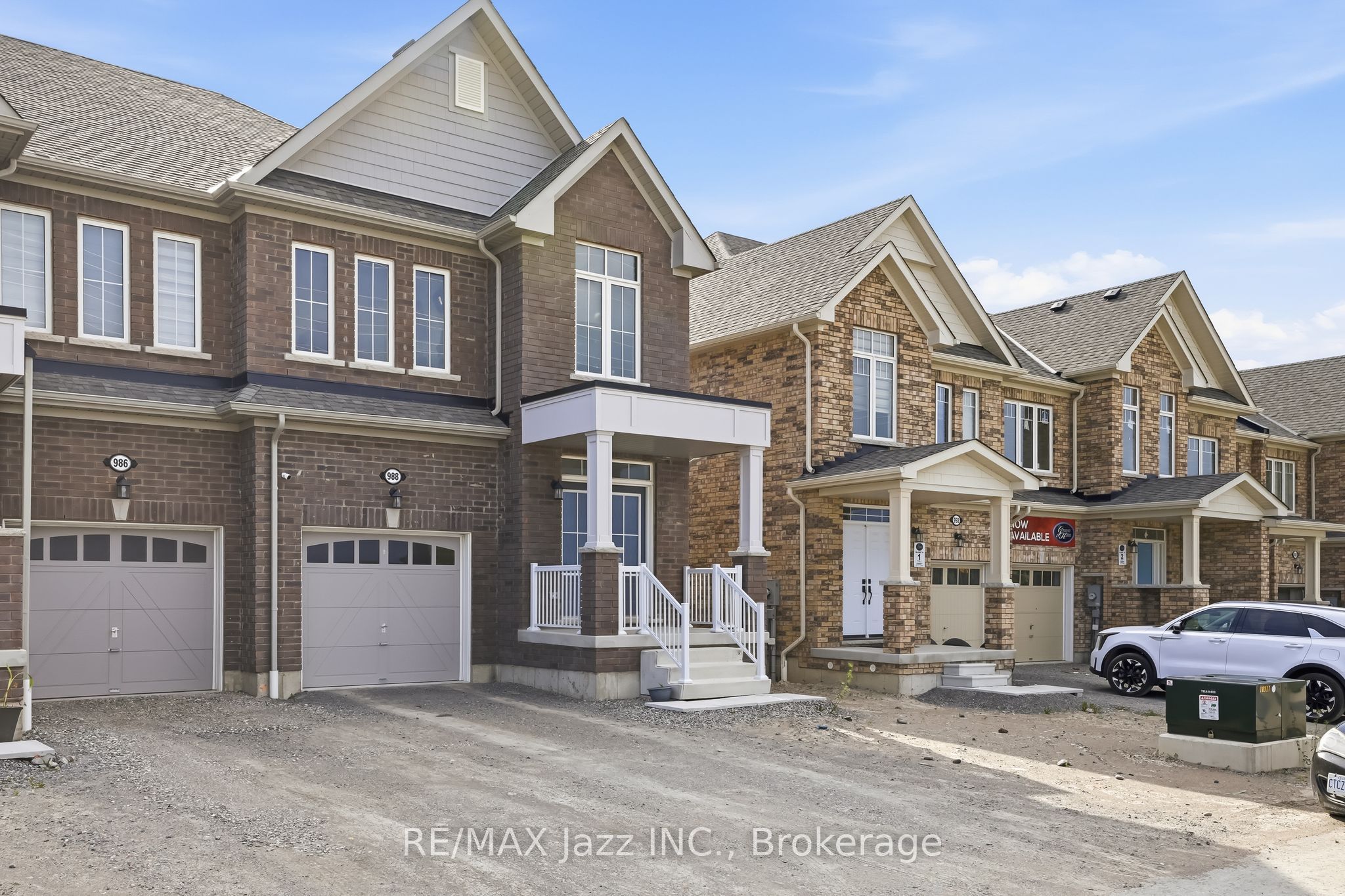 988 Matthew Murray Crescent