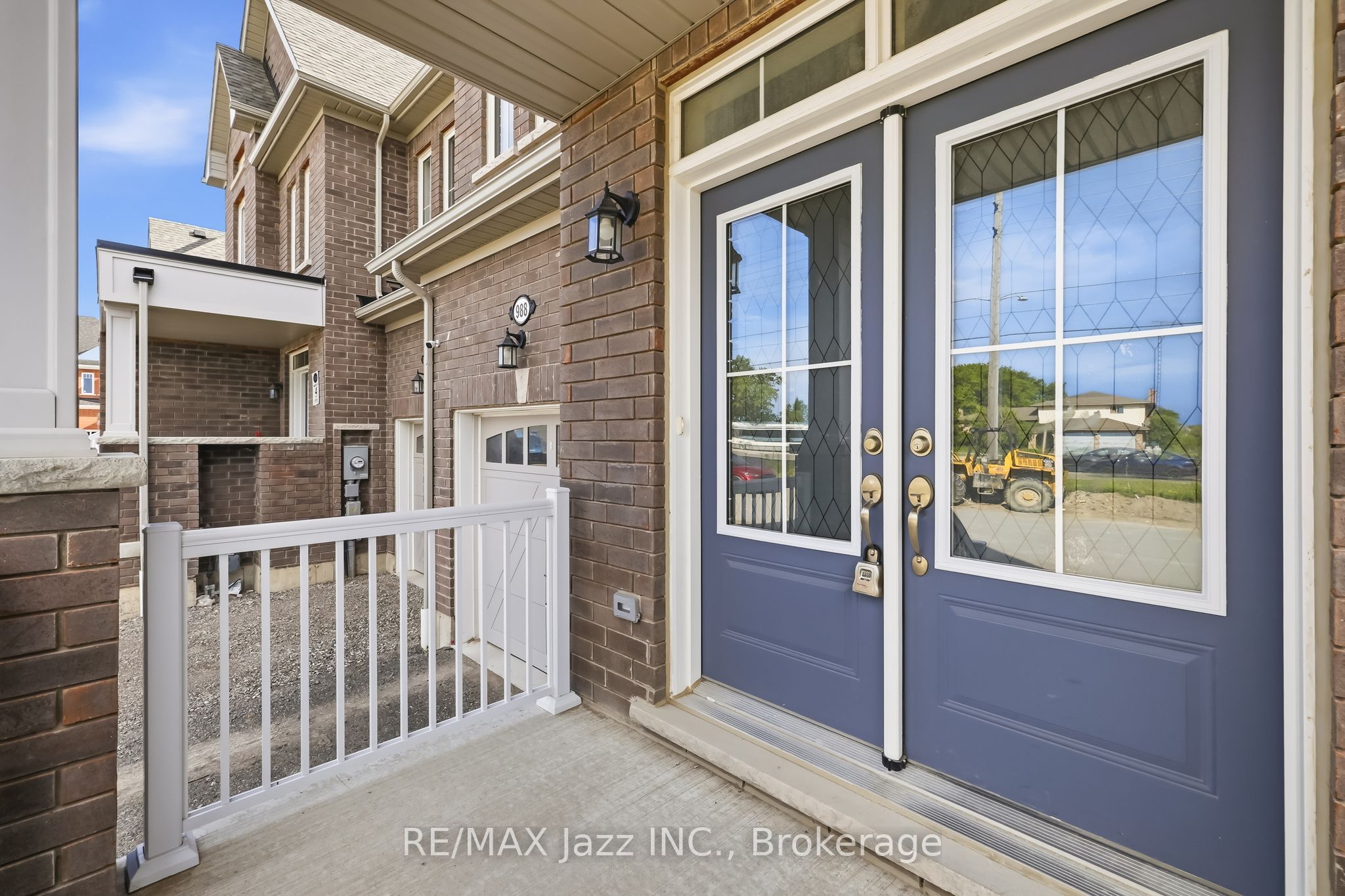 988 Matthew Murray Crescent