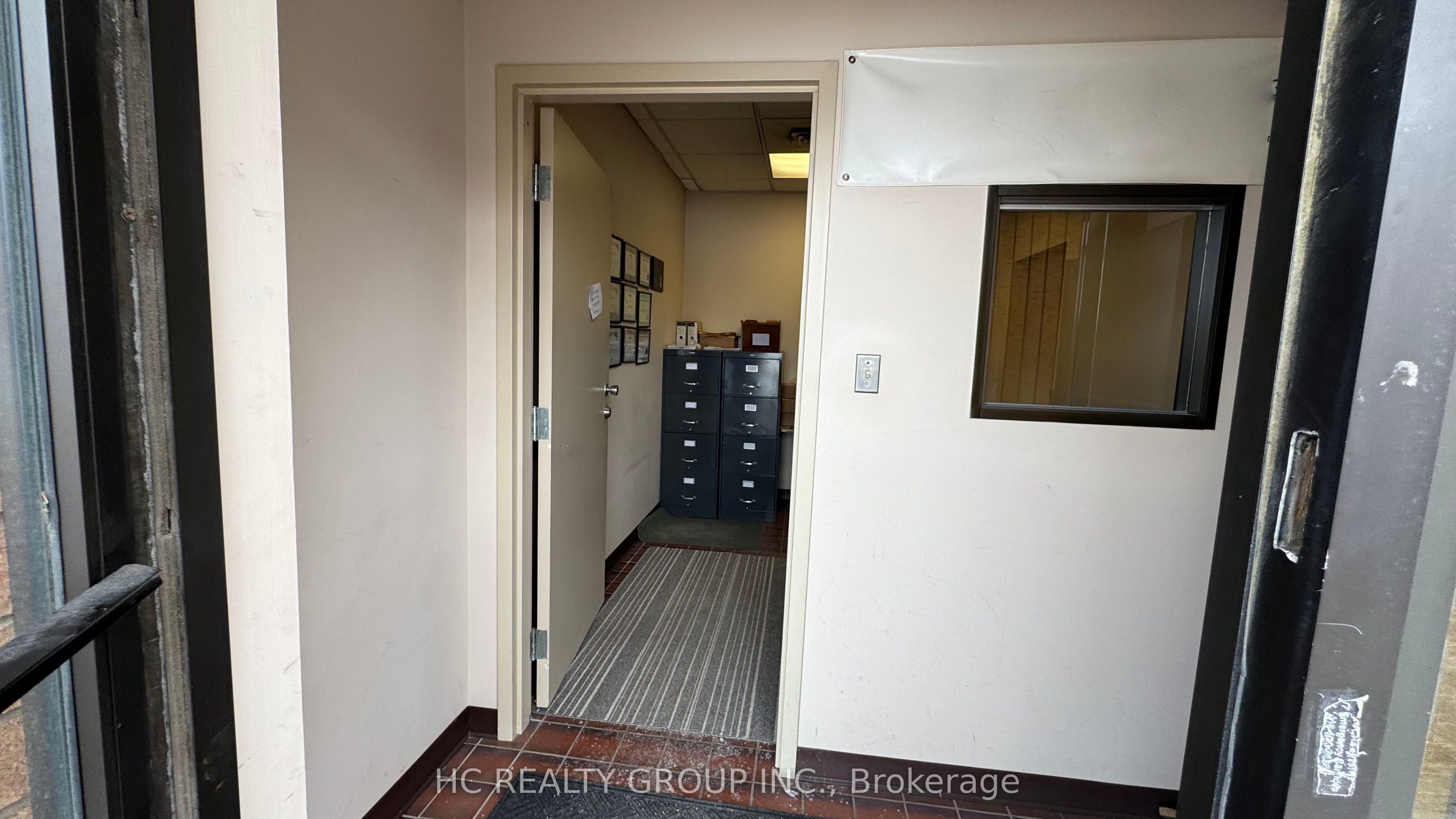 3300 Steeles Avenue W 16