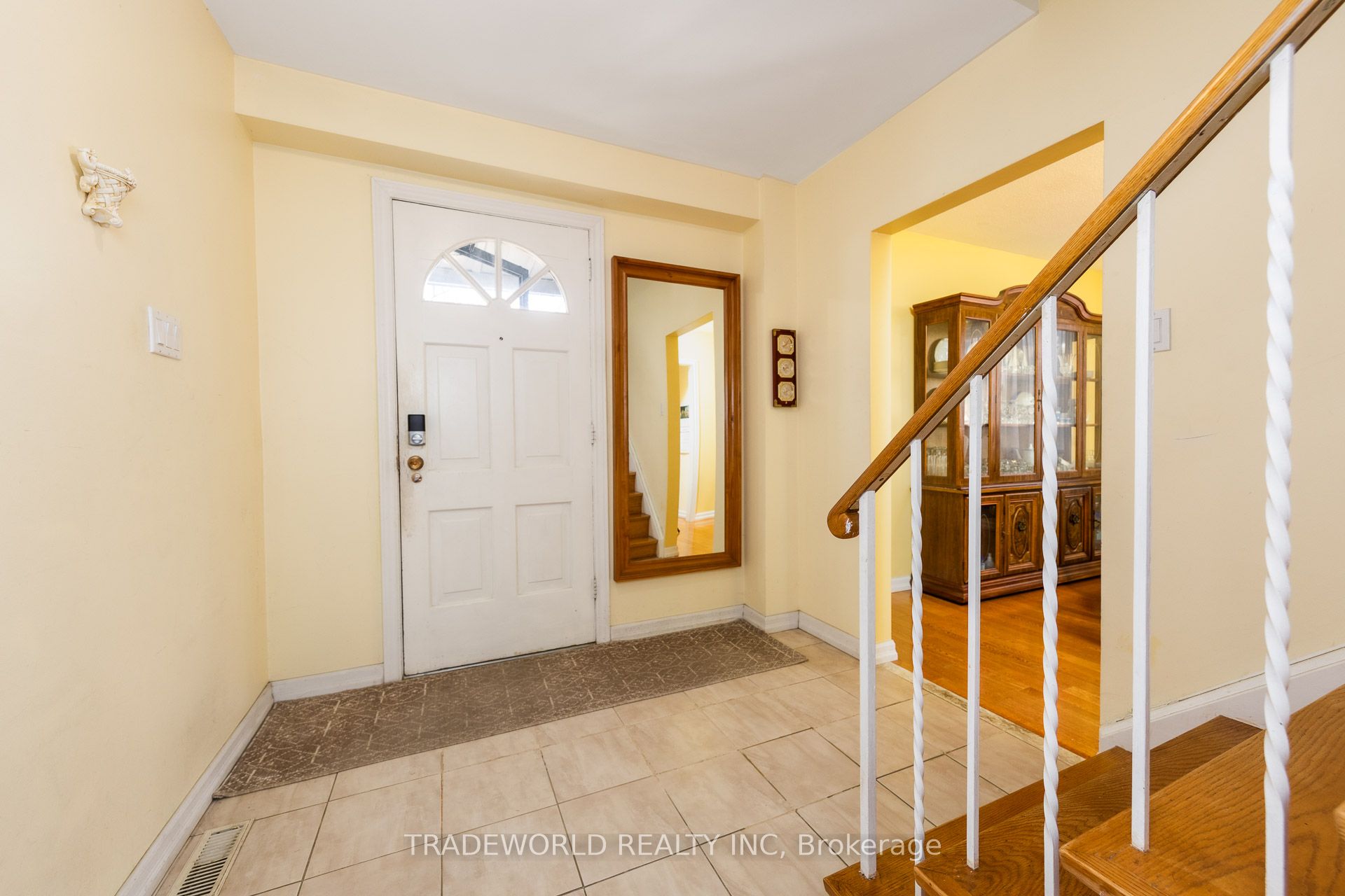 1924 Steepbank Crescent