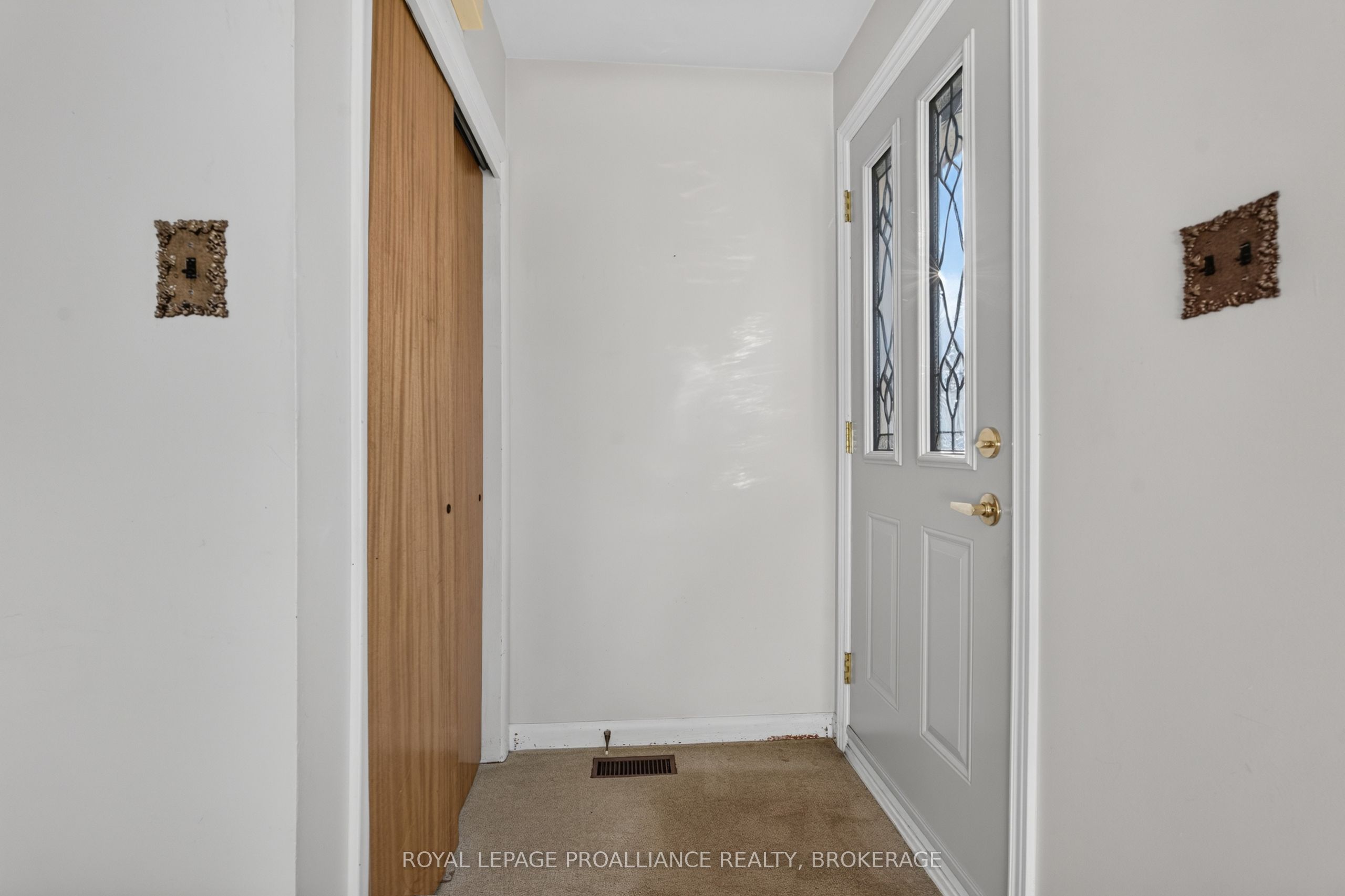 1416 Woodfield Crescent