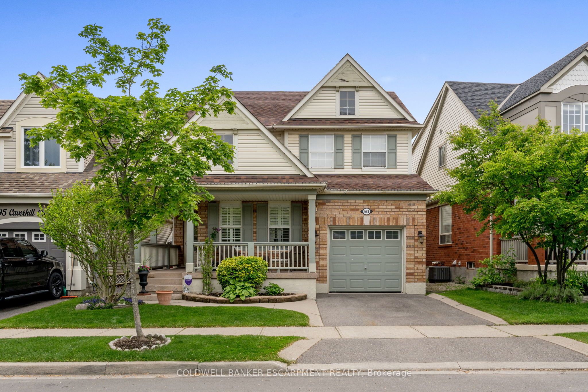 593 Caverhill Crescent