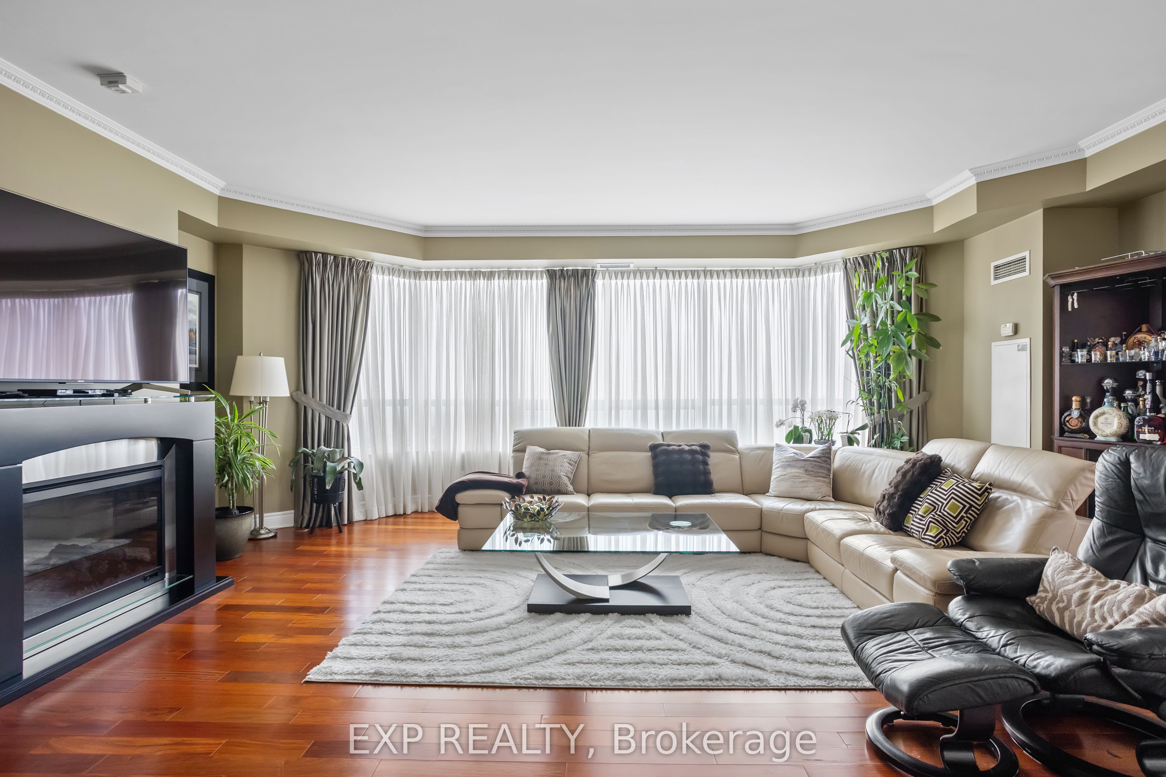 25 Kingsbridge Garden Circle 2709