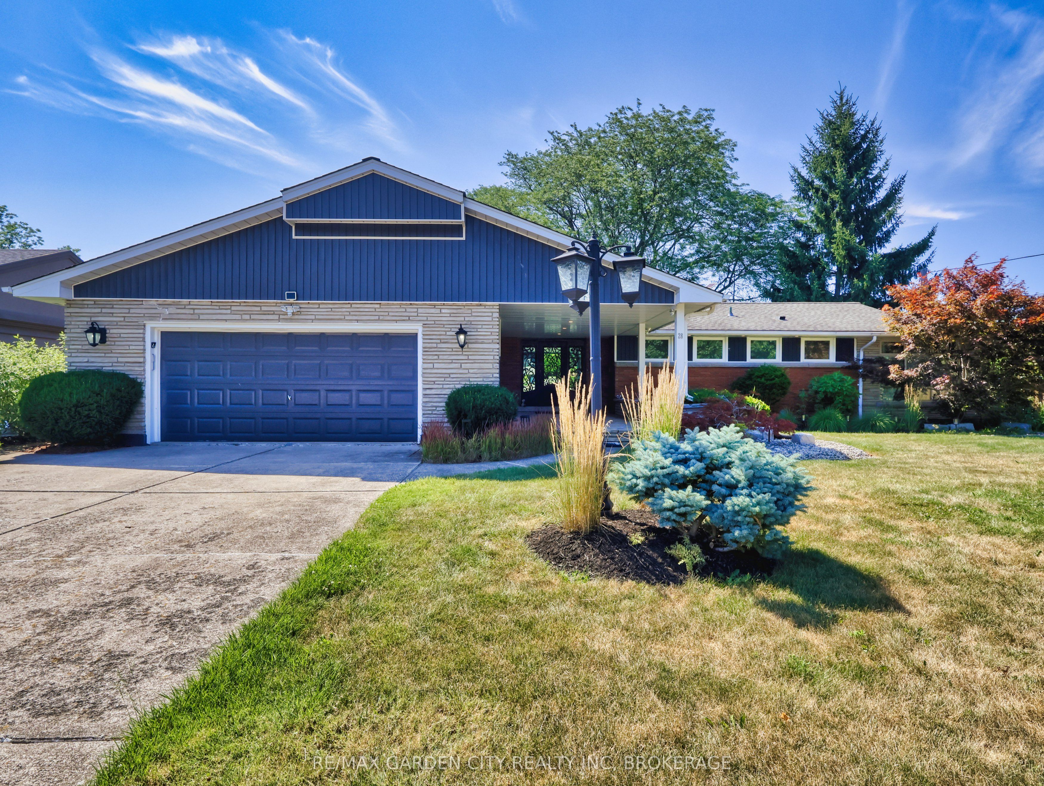 28 MARSDALE Drive