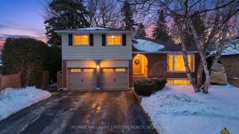 946 Beaufort Court Oshawa ON L1G 7J8