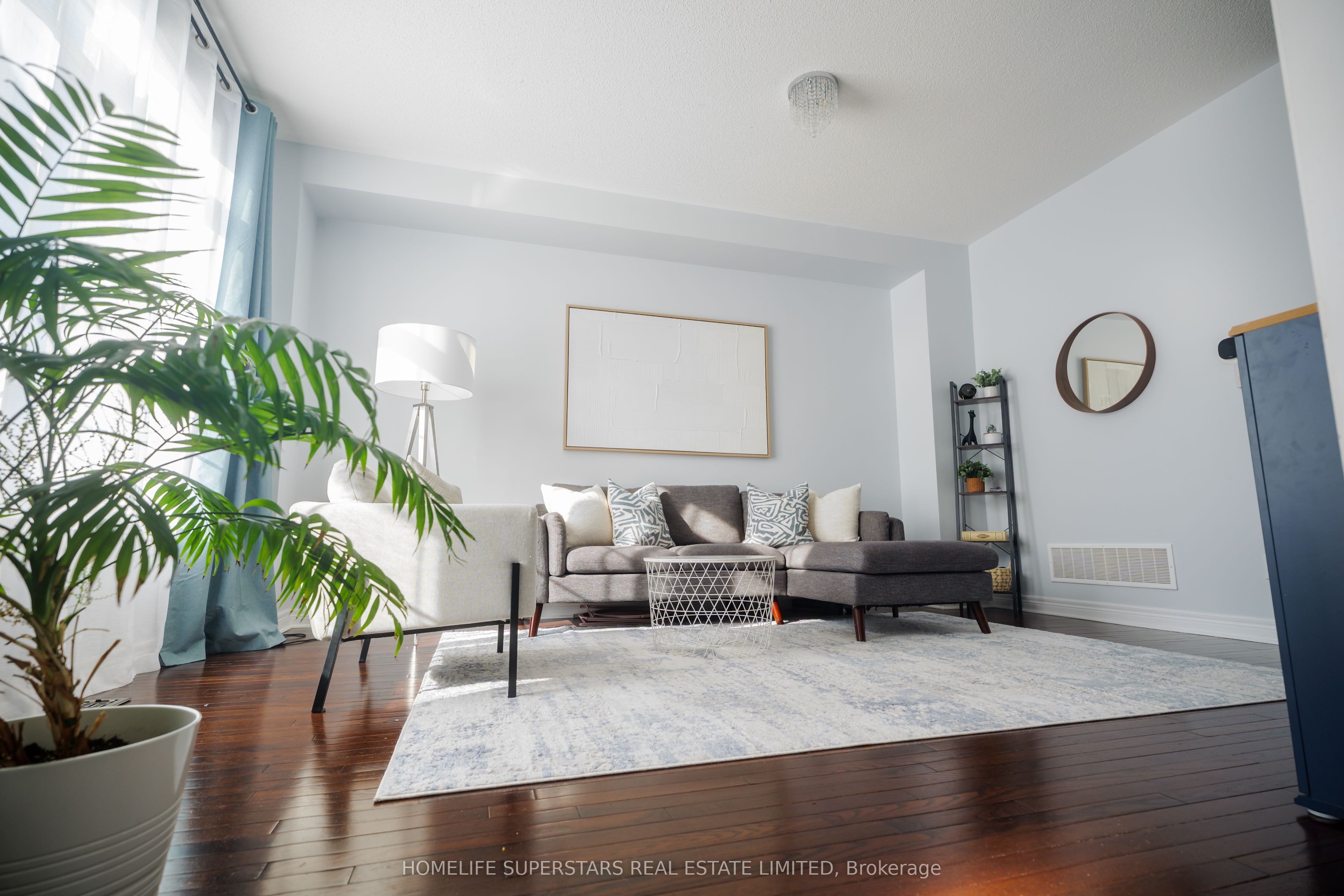 2555 Canadian Street