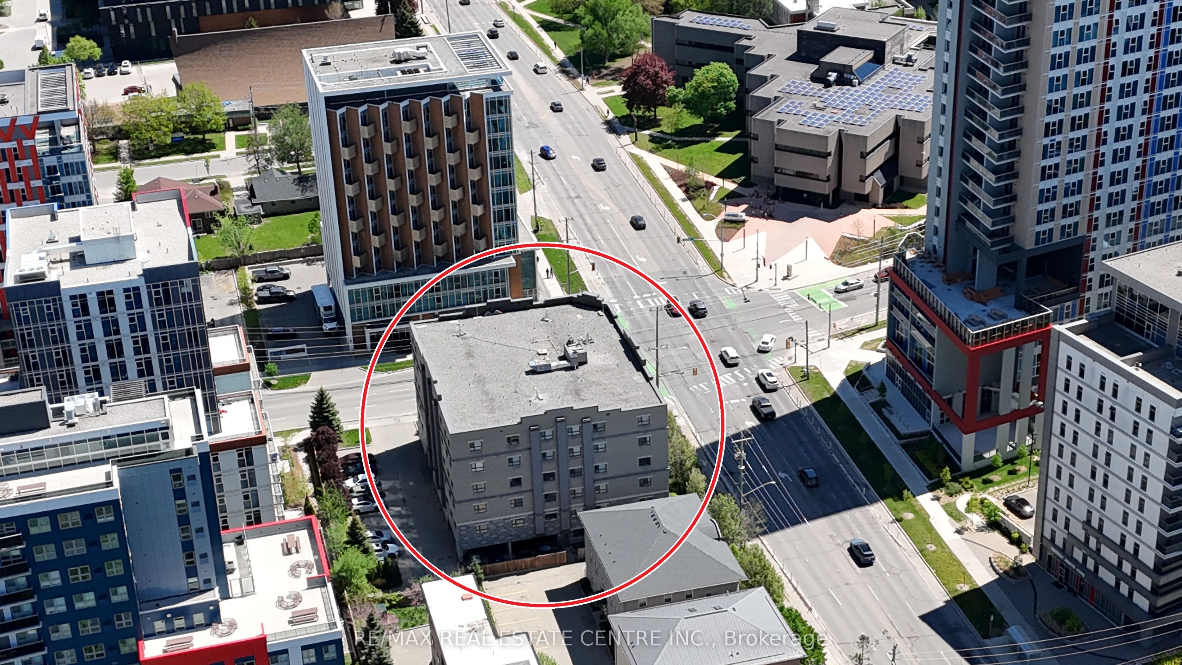 96 University Avenue W