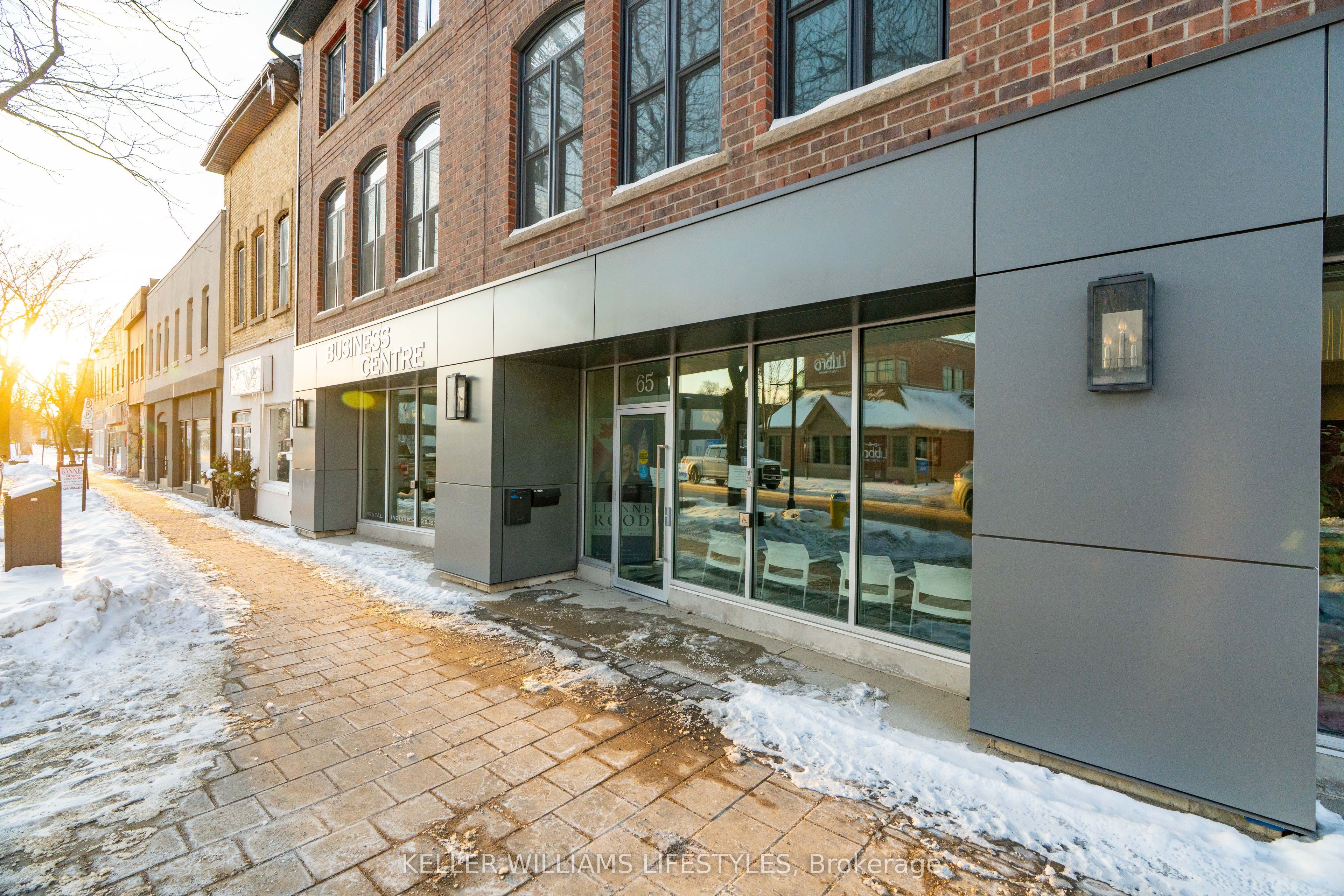 65 Front Street W