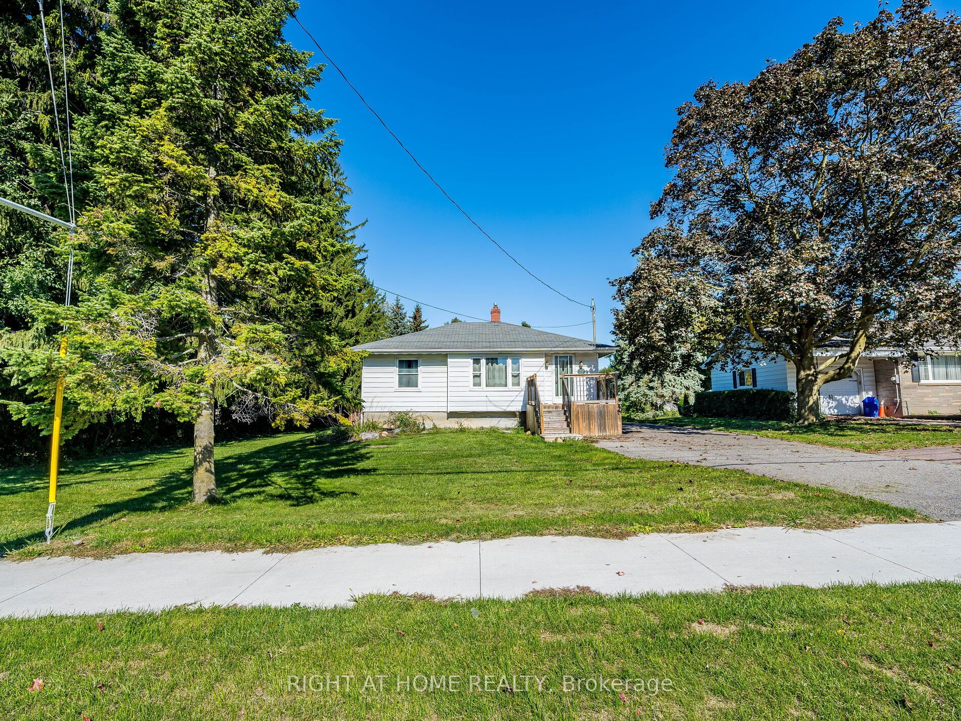 148 Winchester Road E