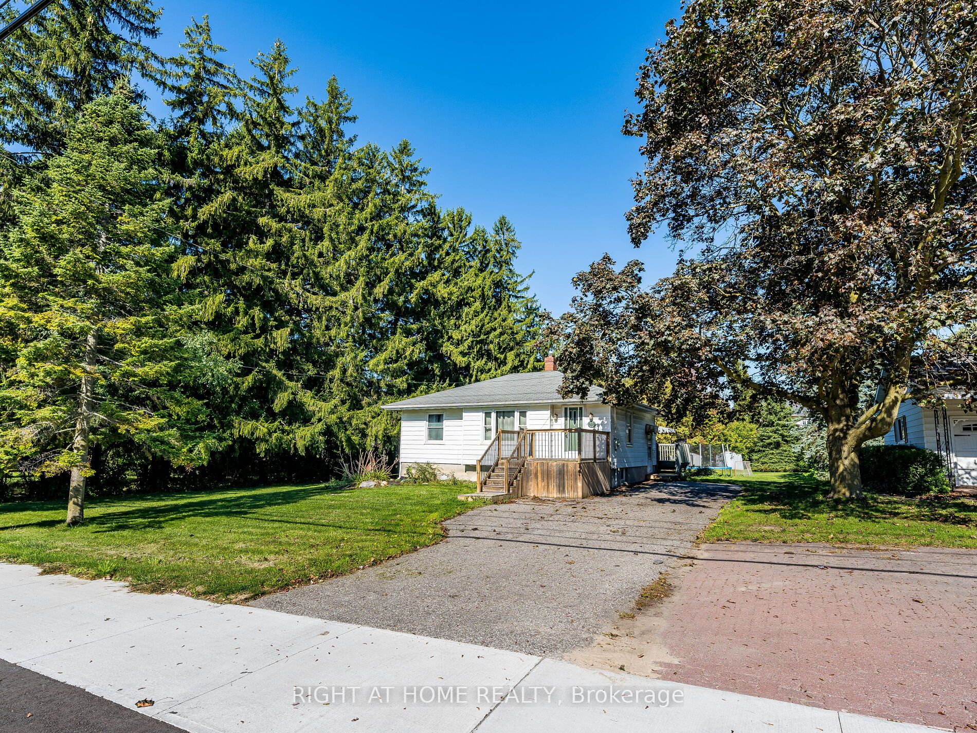 148 Winchester Road E