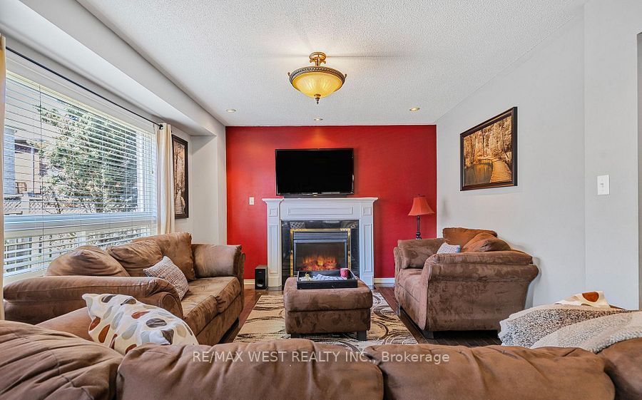 56 Lockheed Crescent