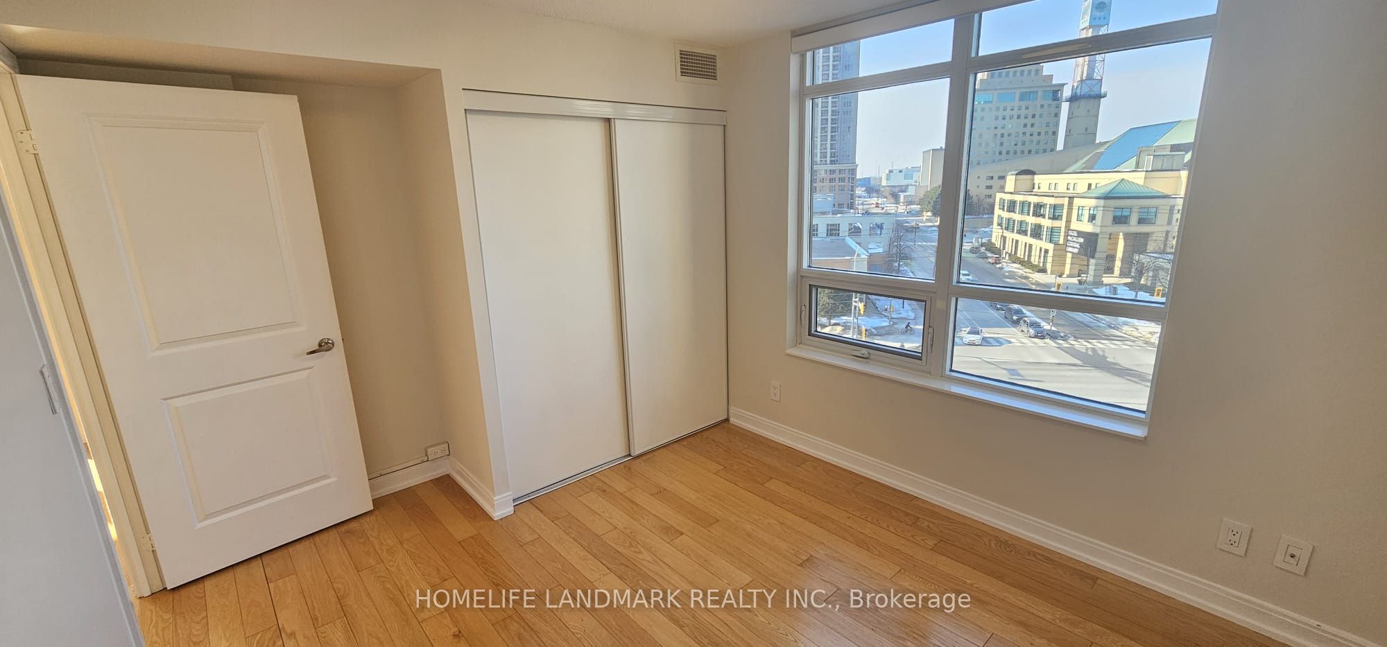 330 Burnhamthorpe Road W 604