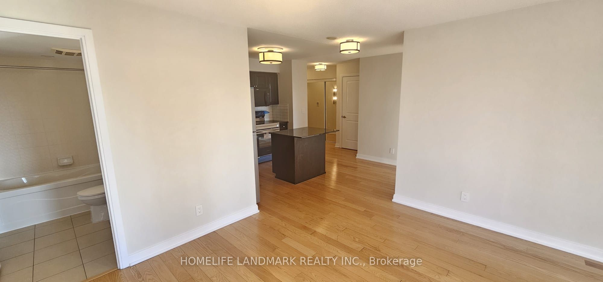 330 Burnhamthorpe Road W 604