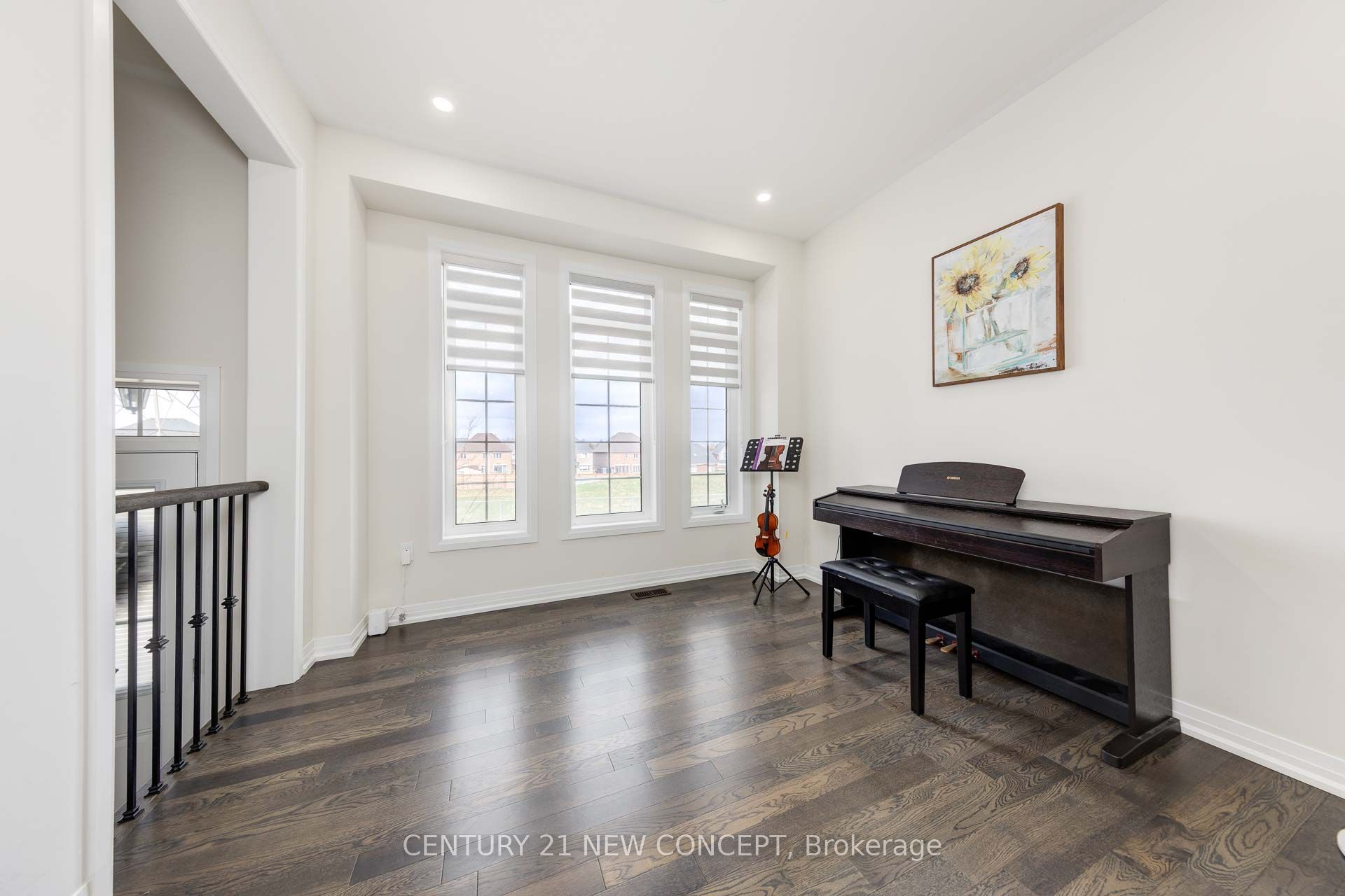 83 Bethpage Crescent