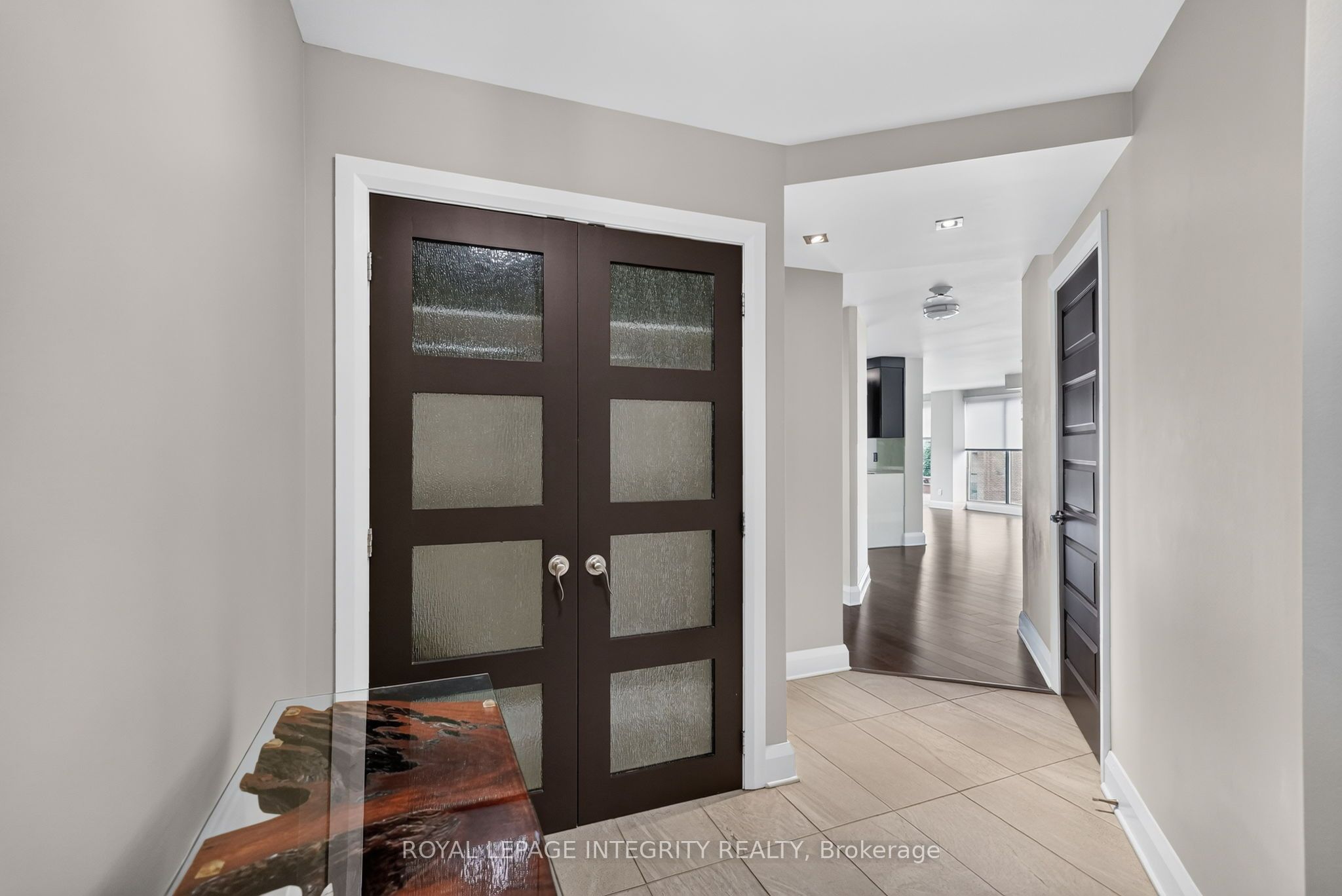 545 St Laurent Boulevard 302