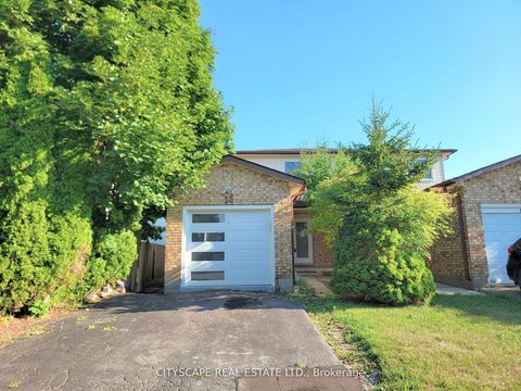 15 Hartsfield Drive Clarington ON L1E 1M8