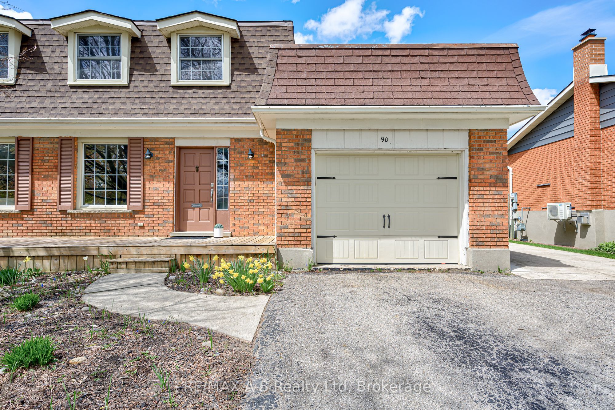 90 Windemere Crescent