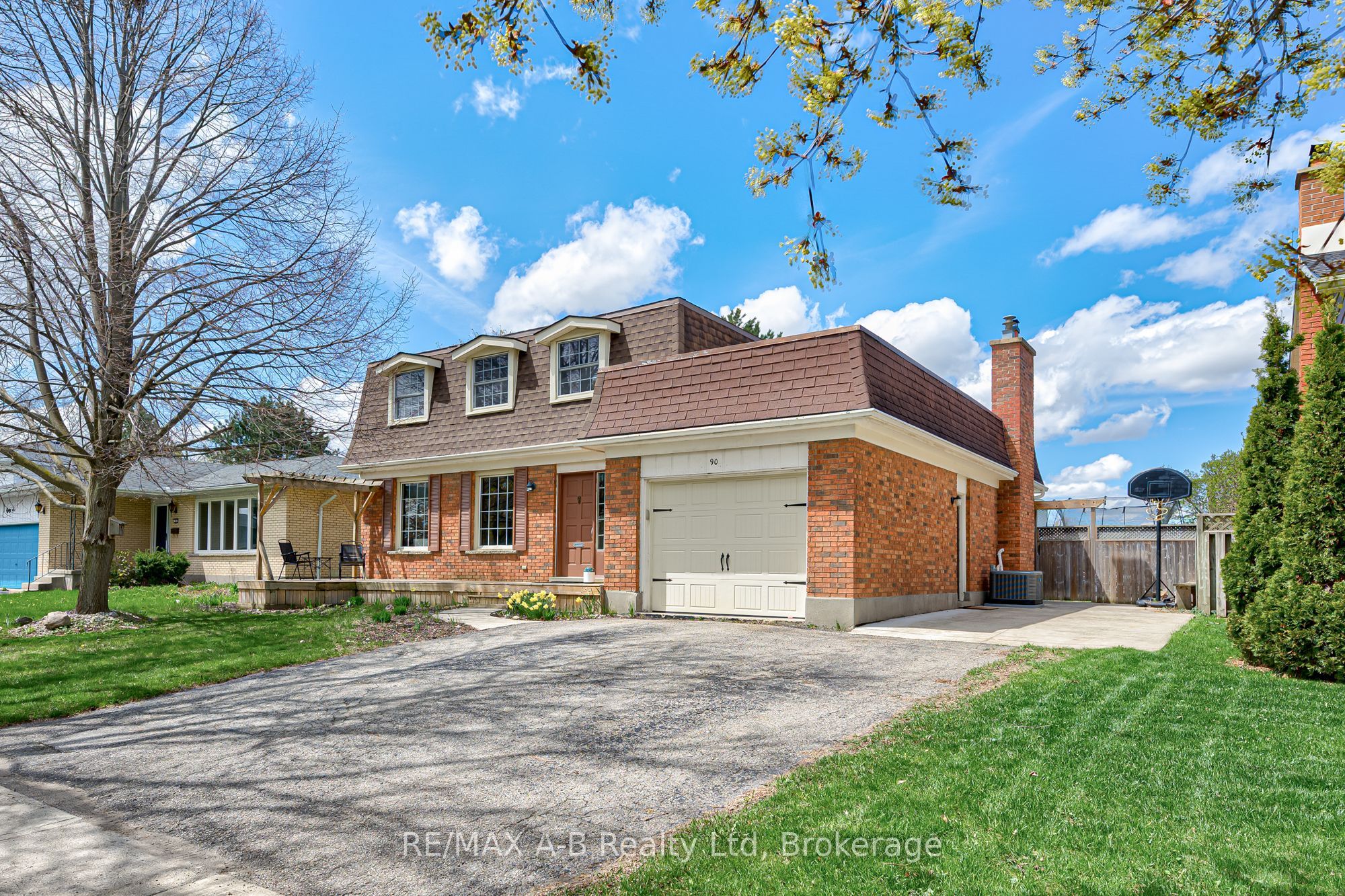 90 Windemere Crescent
