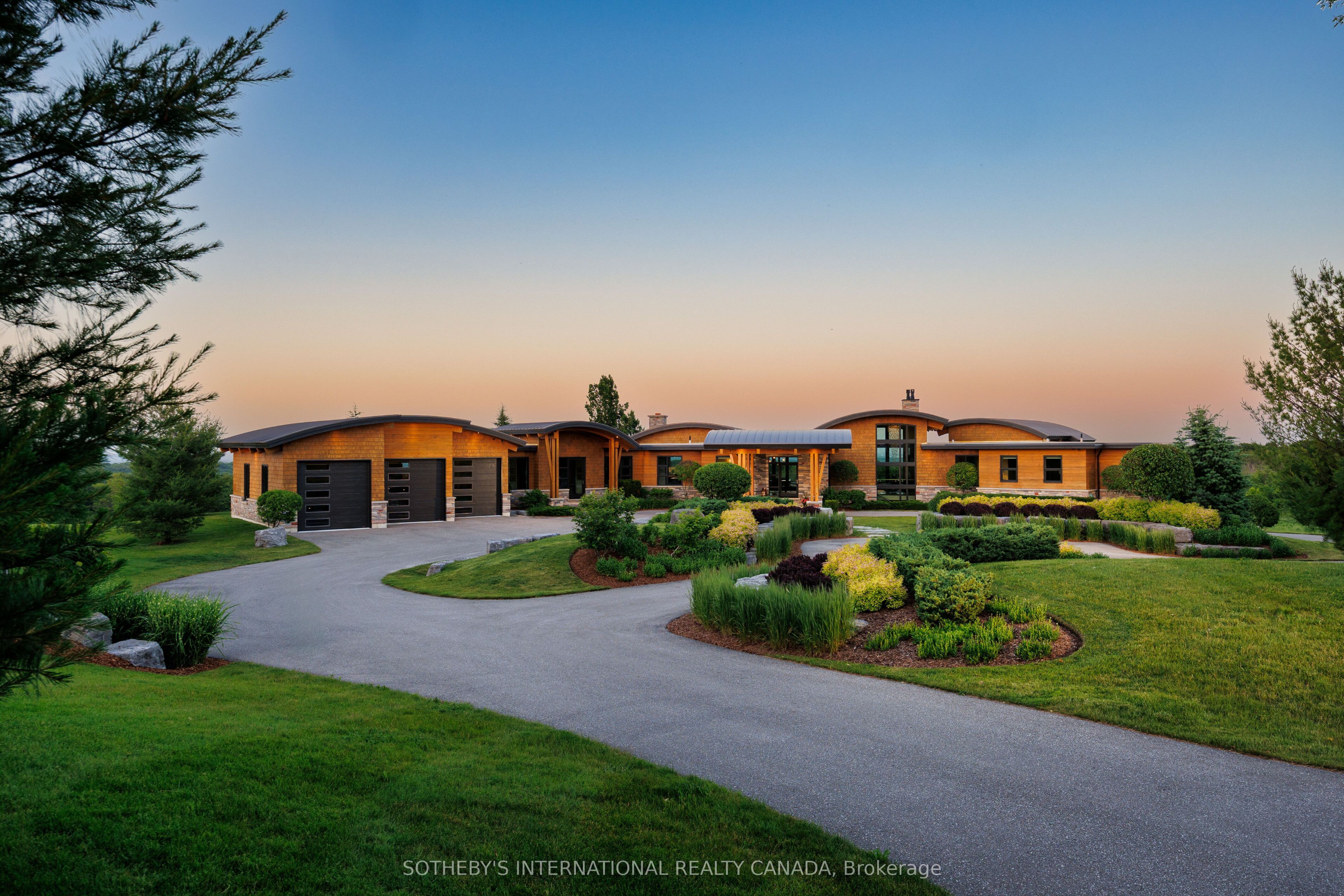 5765 ESCARPMENT Side Road