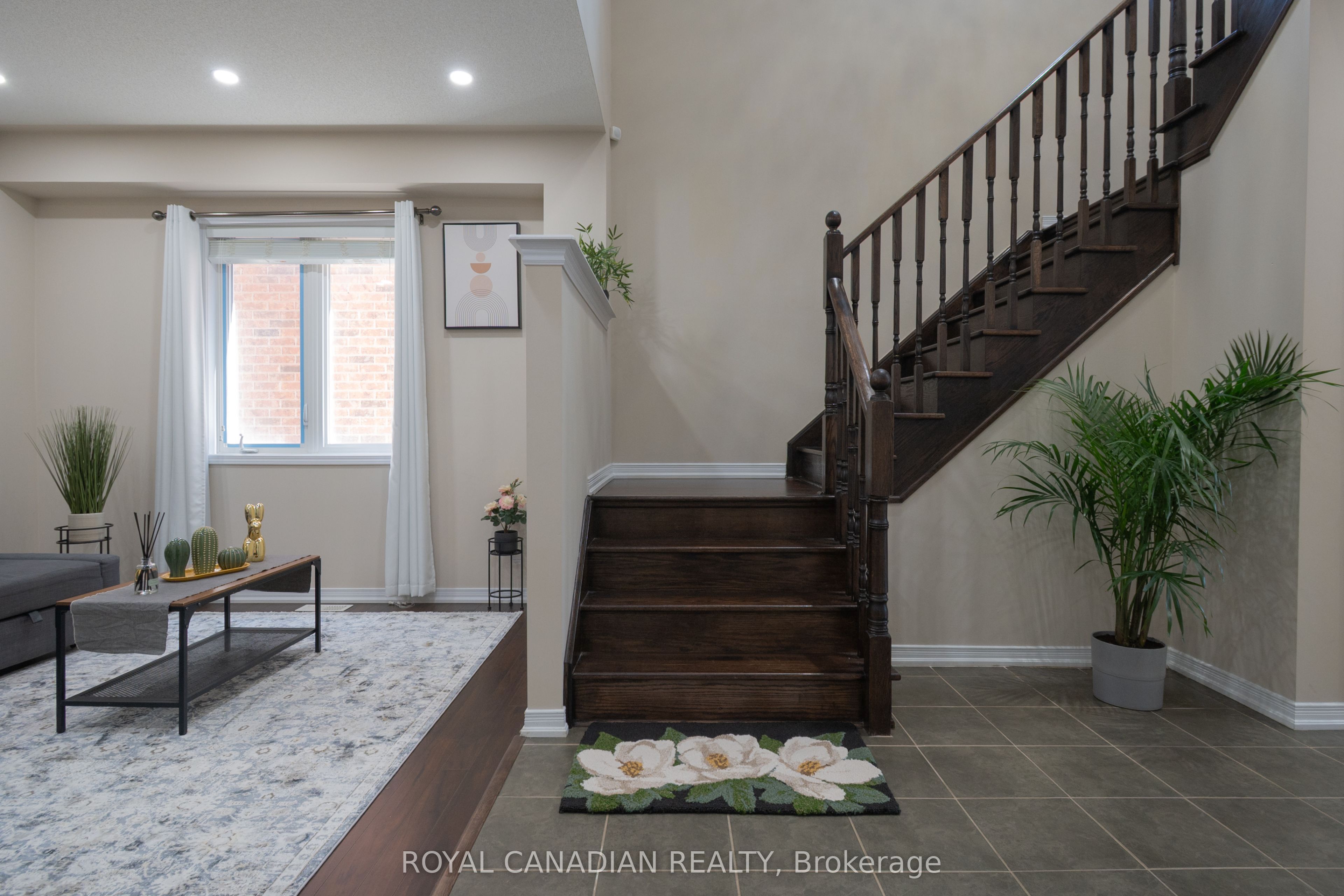 213 Richardson Crescent