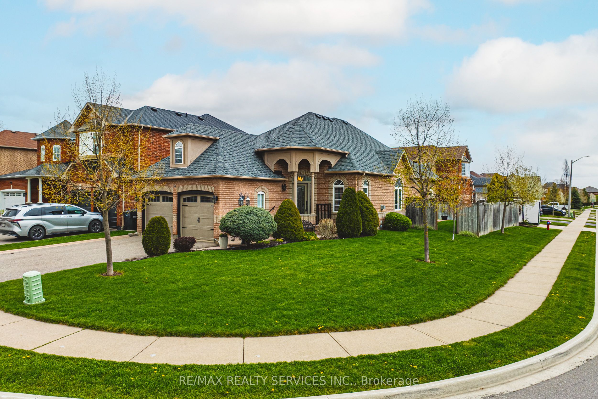 16 Sunridge Street