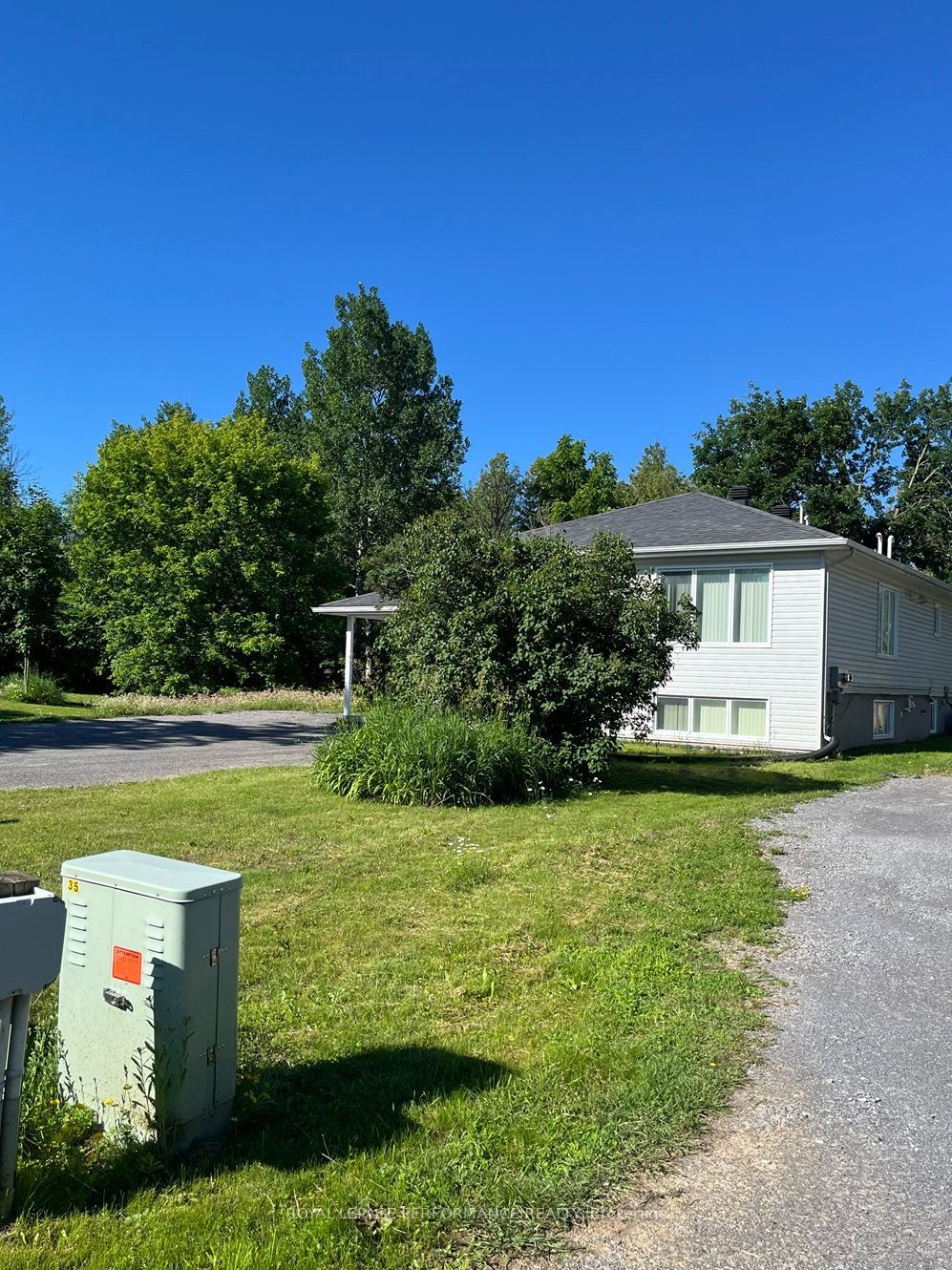 37 and 35A Cloverloft Court