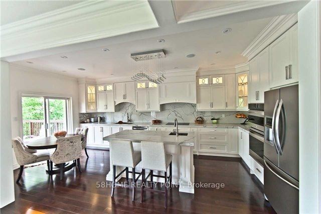 27 Brackenwood Avenue