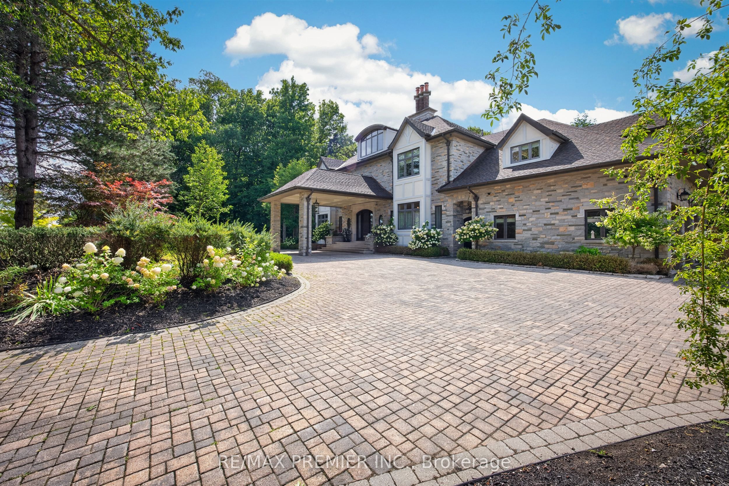 40 Golf Avenue