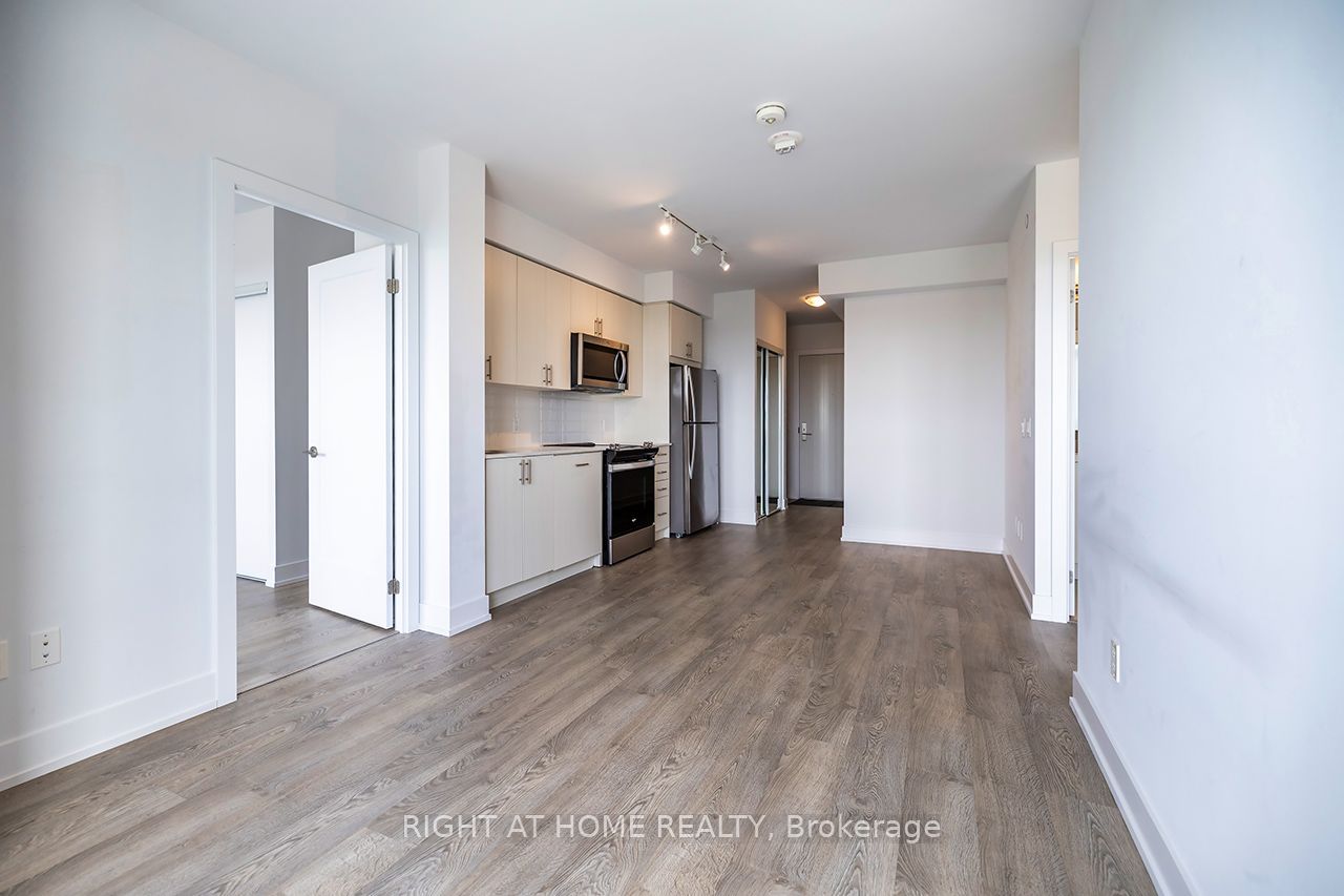 2550 Simcoe Street N 1804
