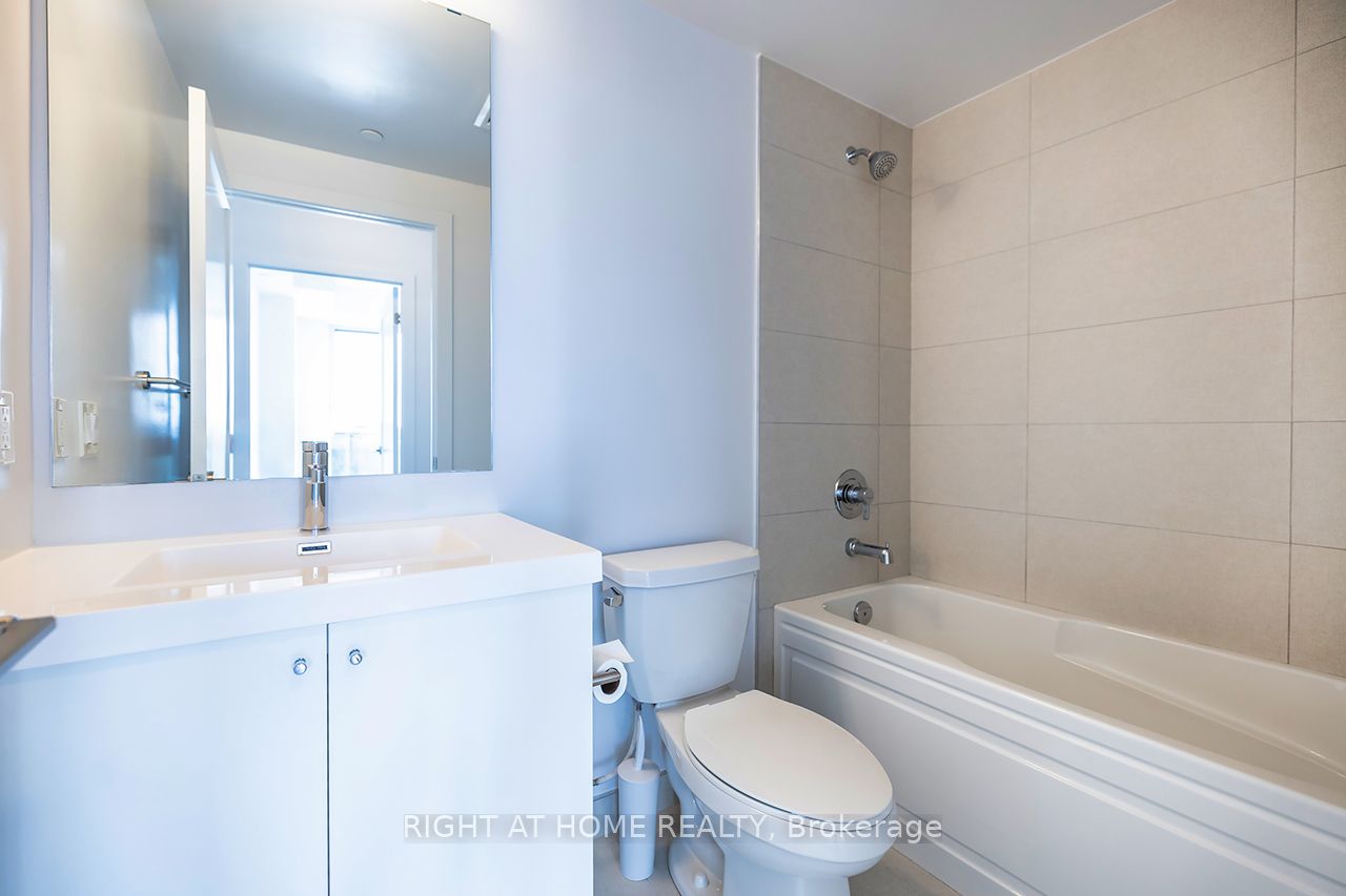 2550 Simcoe Street N 1804