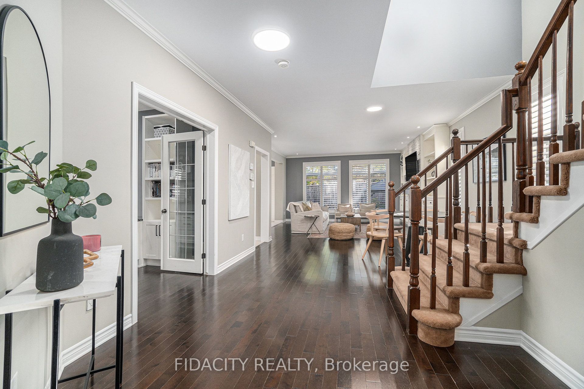 121 Bandelier Way
