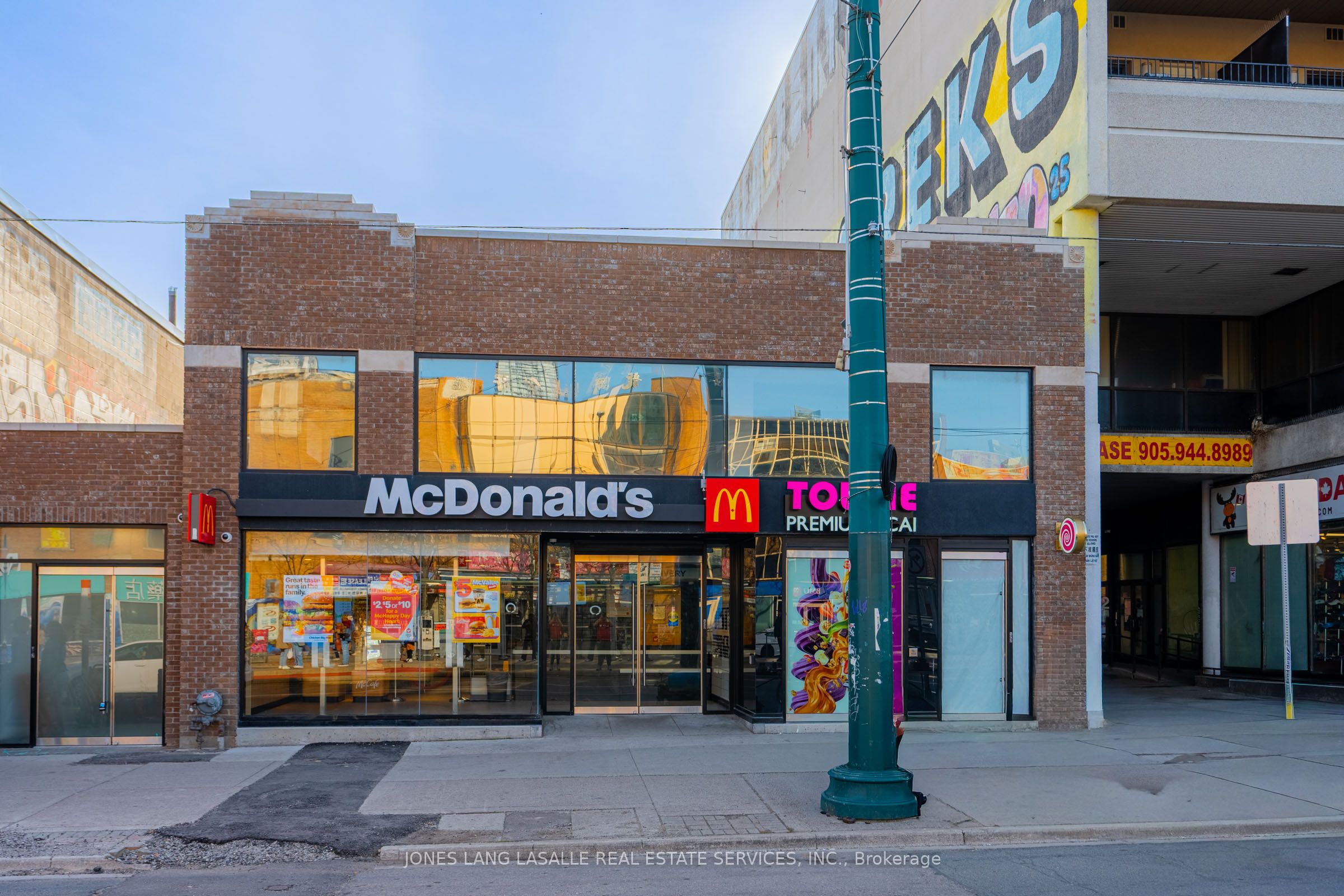 298 Spadina Avenue