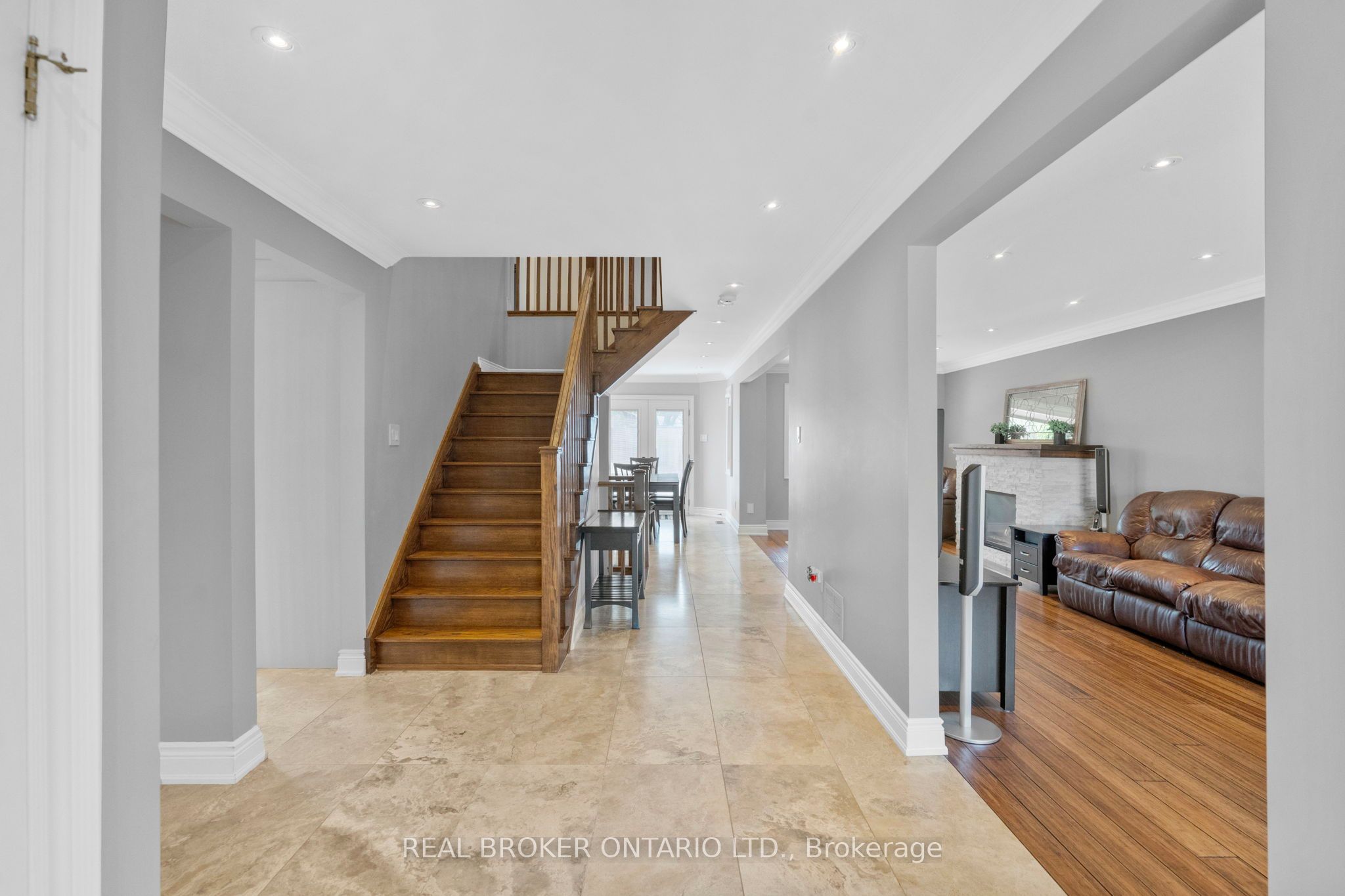 11 Fountainbridge Drive