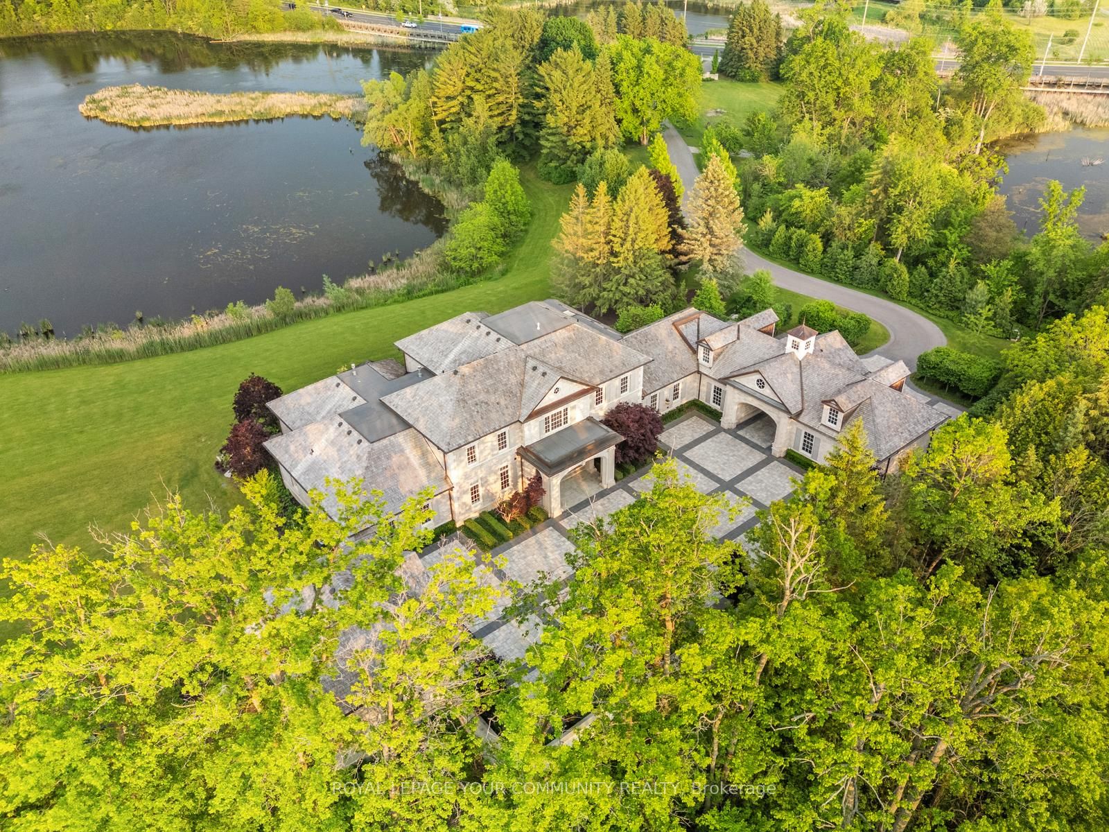 130 St. John's Side Road E