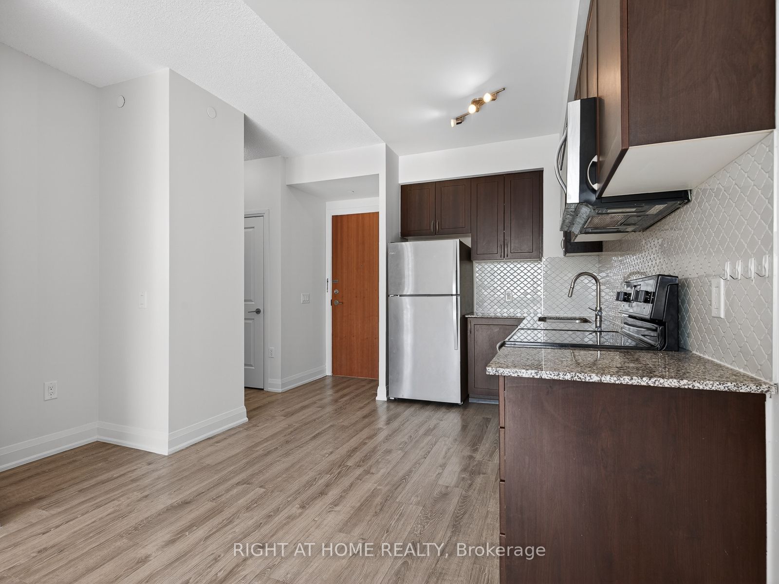 2800 Keele Street 518