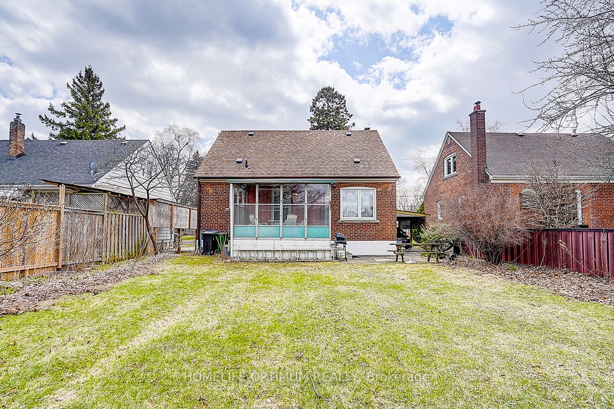 16 Ayre Point Road