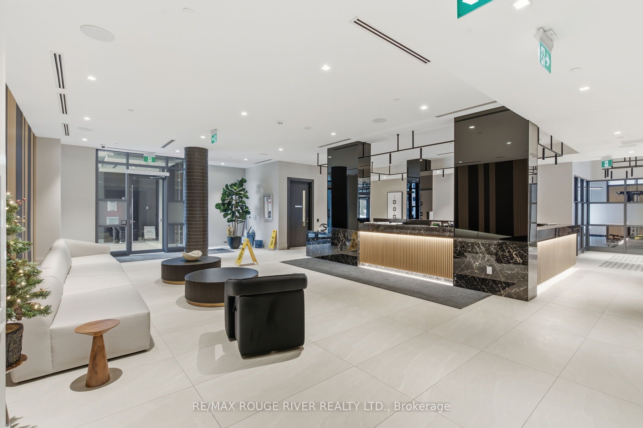 2545 SIMCOE Street N 2321