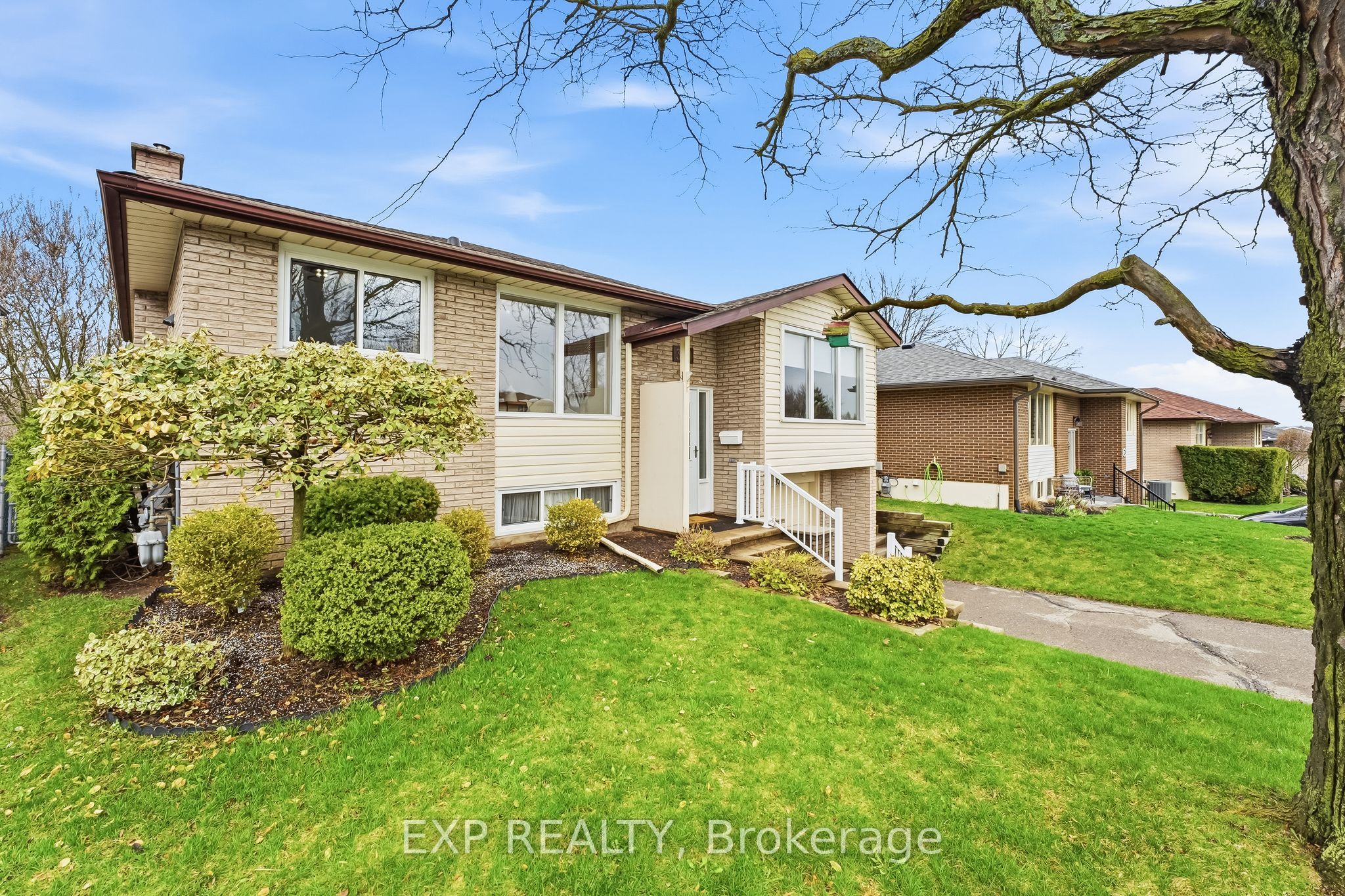 370 Hillcroft Street